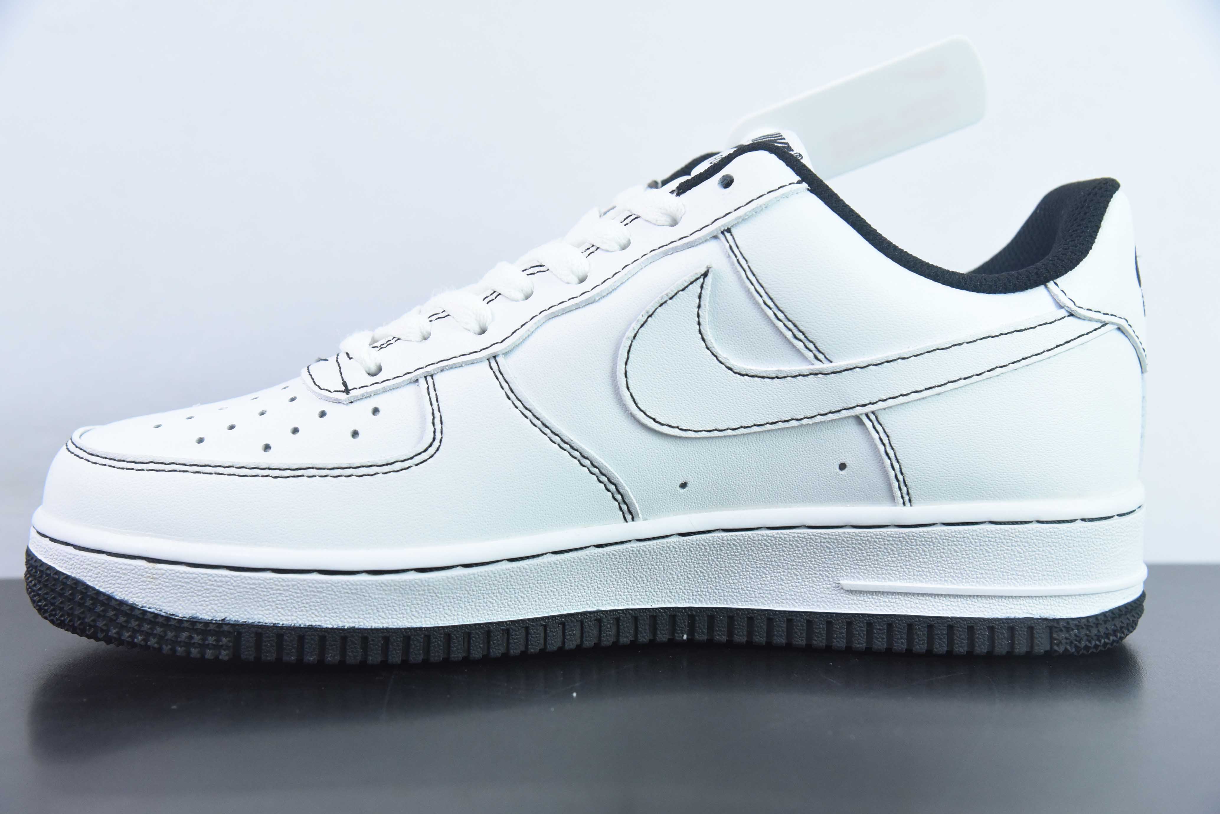 Nike Air Force 1 Low 空军一号低帮百搭休闲运动板鞋 黑色缝线 货号:CW1575-104