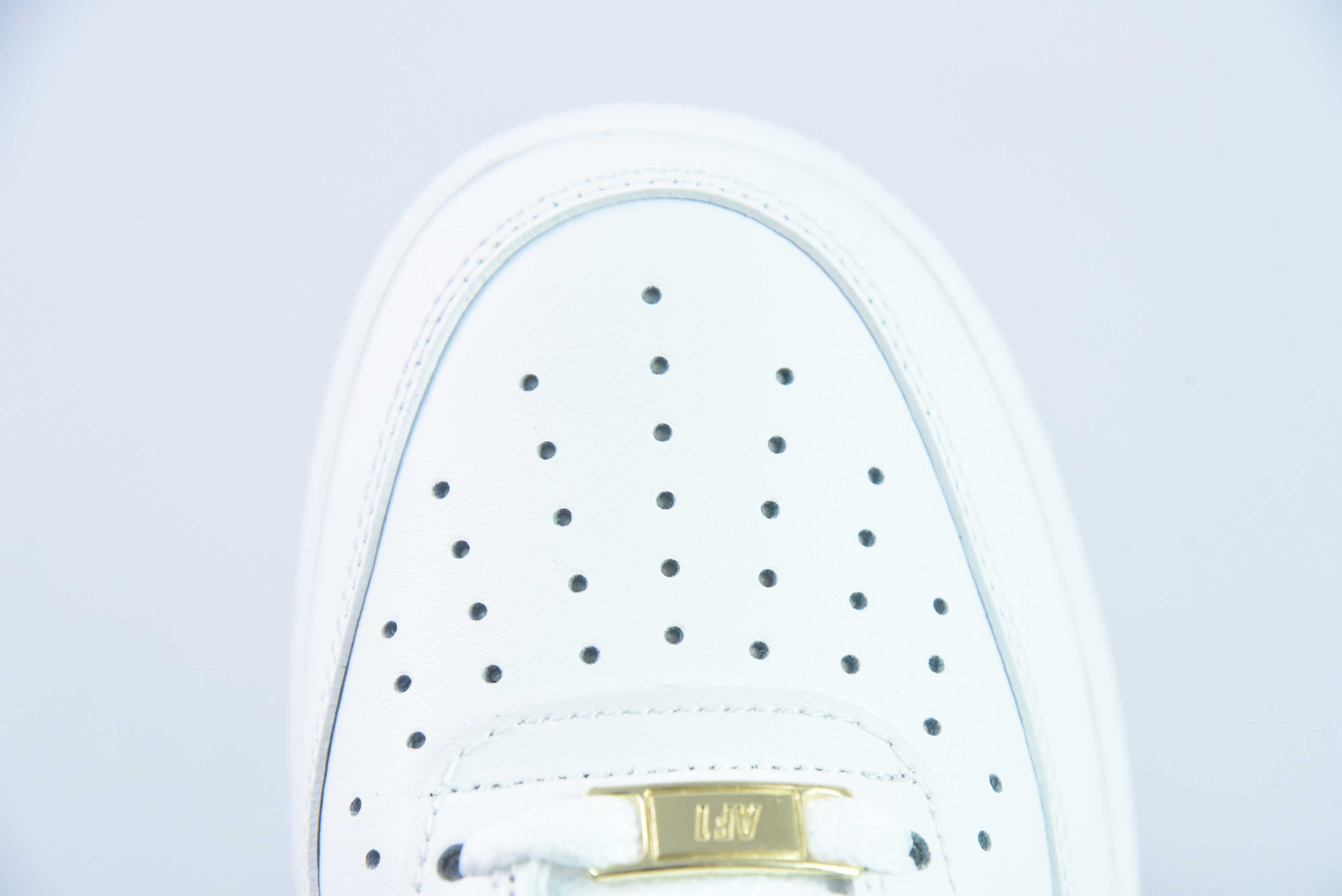 Nike Air Force 1 Low 空军一号低帮百搭休闲运动板鞋 黑色小金钩 货号:CZ0270-102