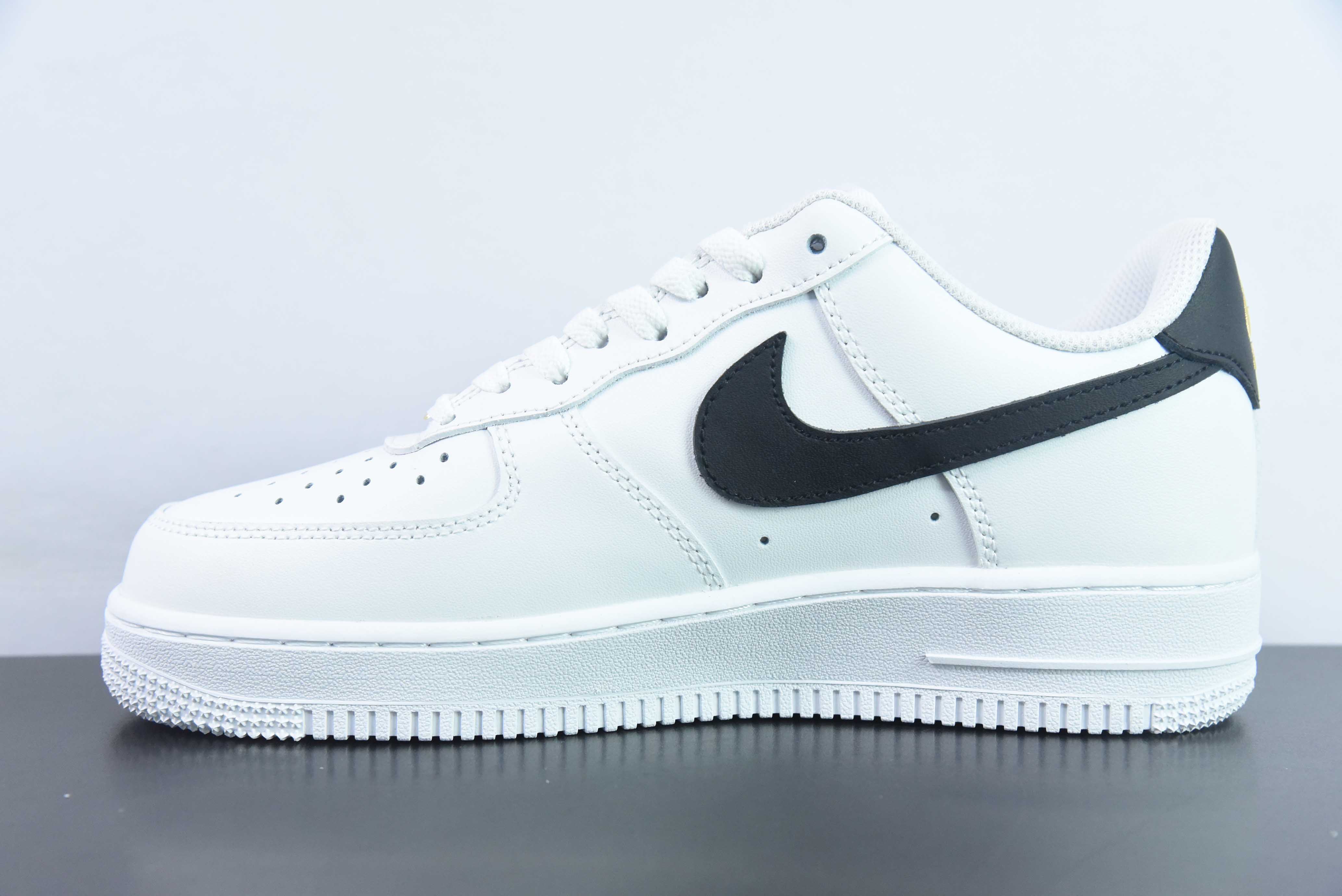 Nike Air Force 1 Low 空军一号低帮百搭休闲运动板鞋 黑色小金钩 货号:CZ0270-102