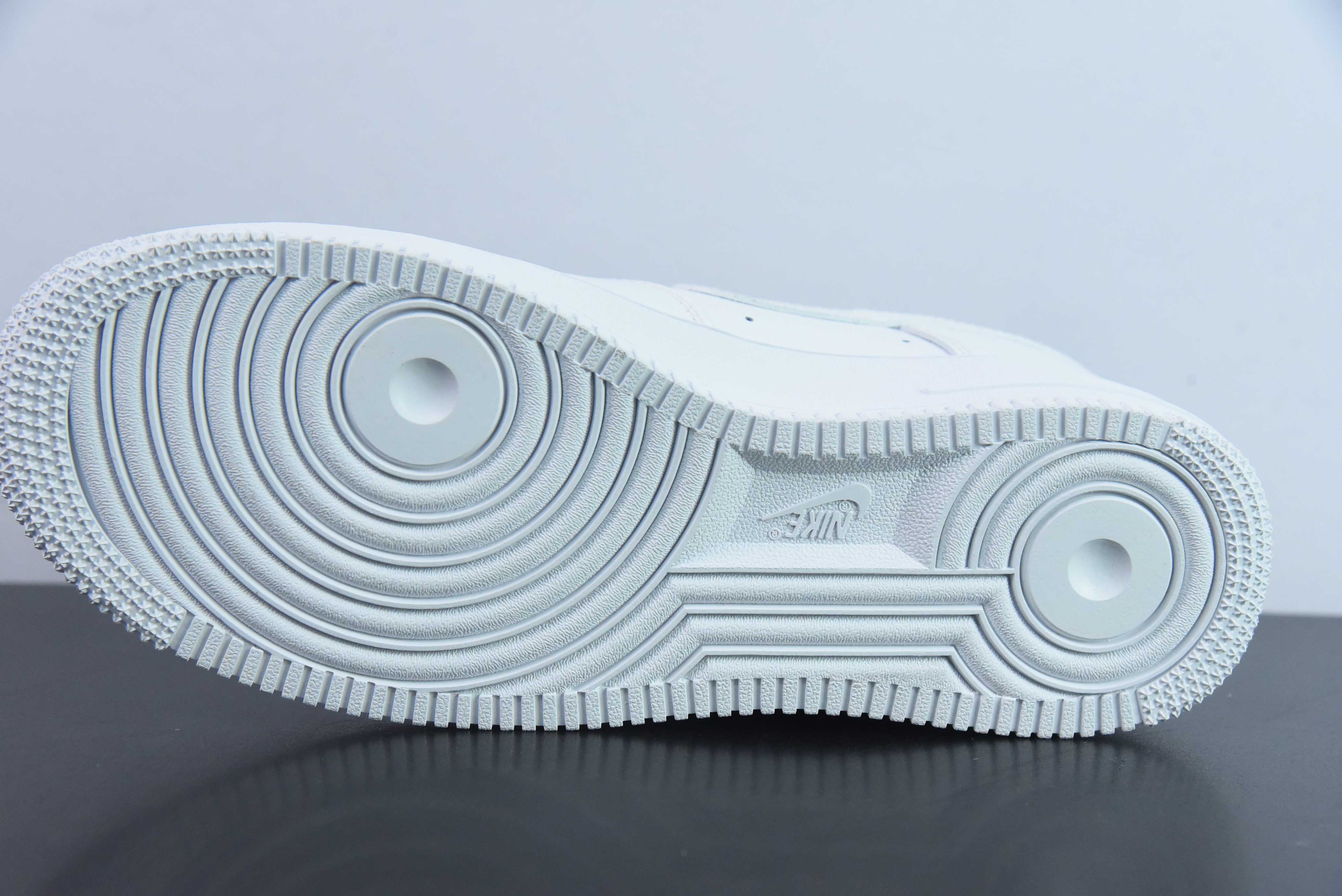 Nike Air Force 1 Low 空军一号低帮百搭休闲运动板鞋 纯白经典 货号:CW2288-111