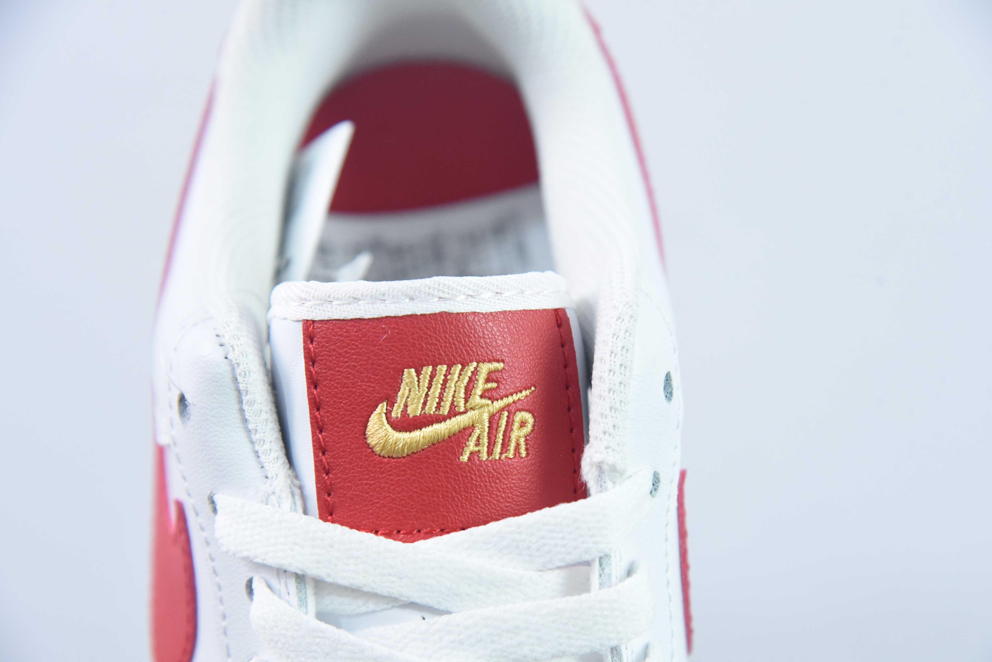 Nike Air Force 1 Low 空军一号低帮百搭休闲运动板鞋 白红小金钩 货号:CZ0270-104