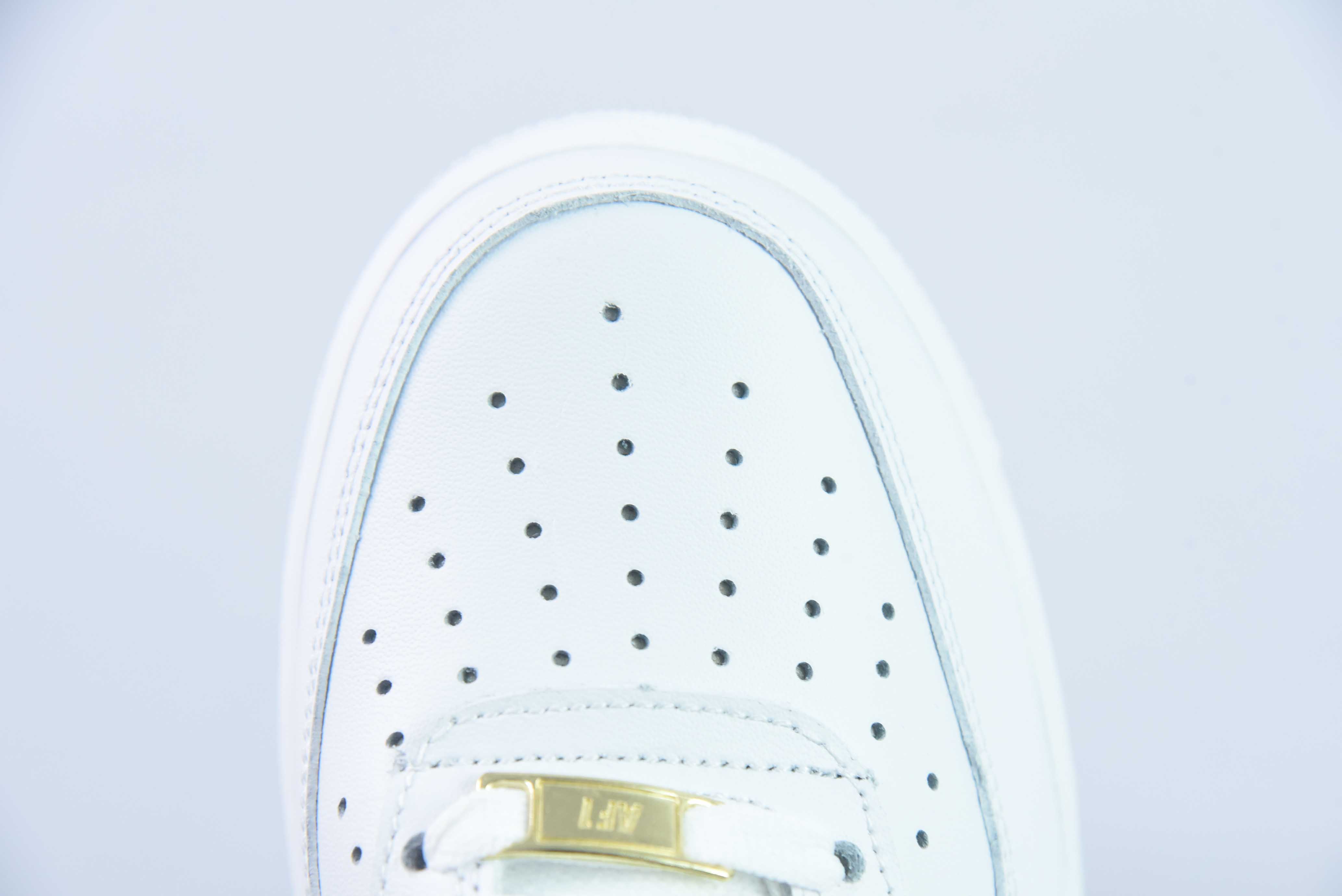 Nike Air Force 1 Low 空军一号低帮百搭休闲运动板鞋 白红小金钩 货号:CZ0270-104