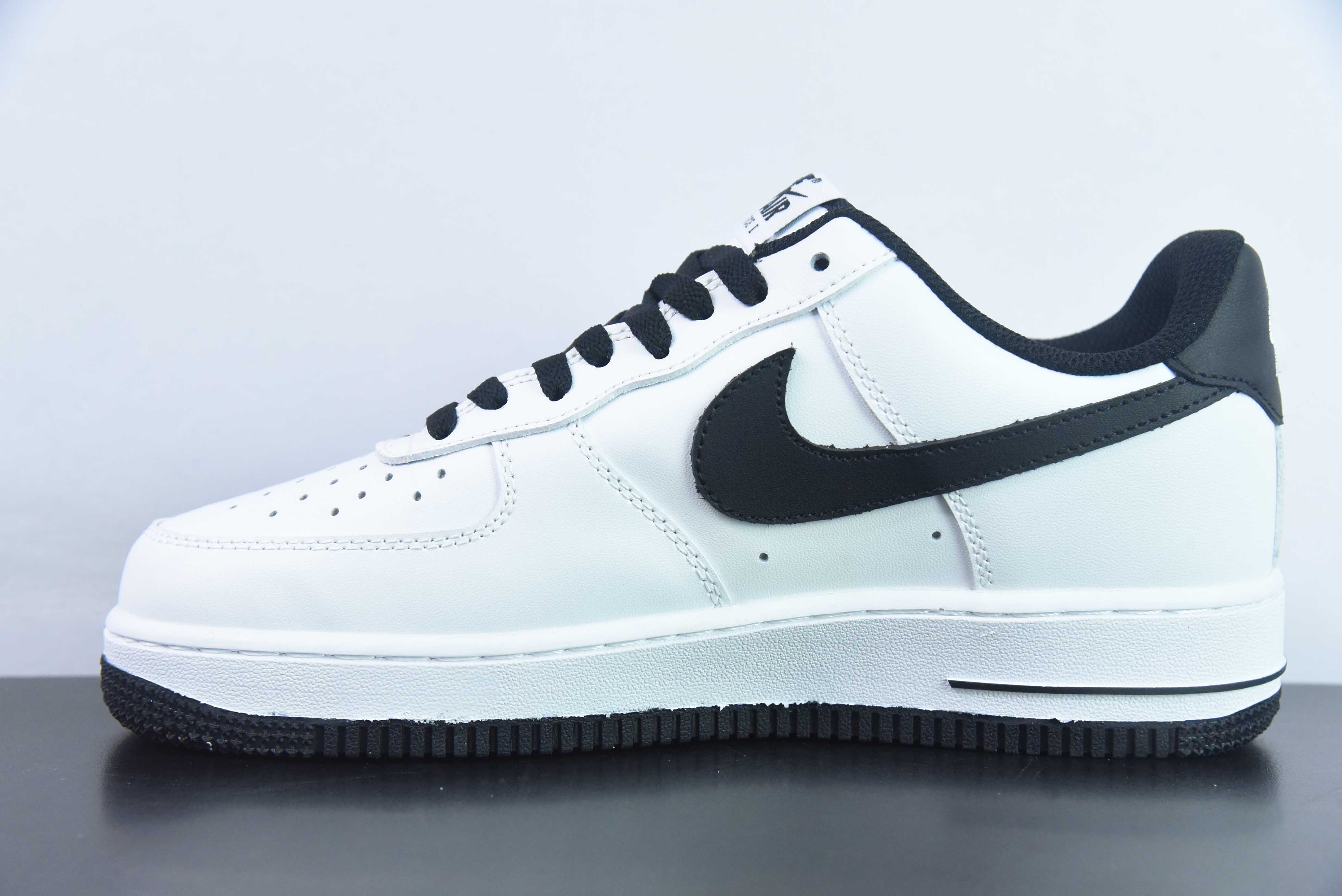 Nike Air Force 1 Low 空军一号低帮百搭休闲运动板鞋 黑白 货号:DH7561-102