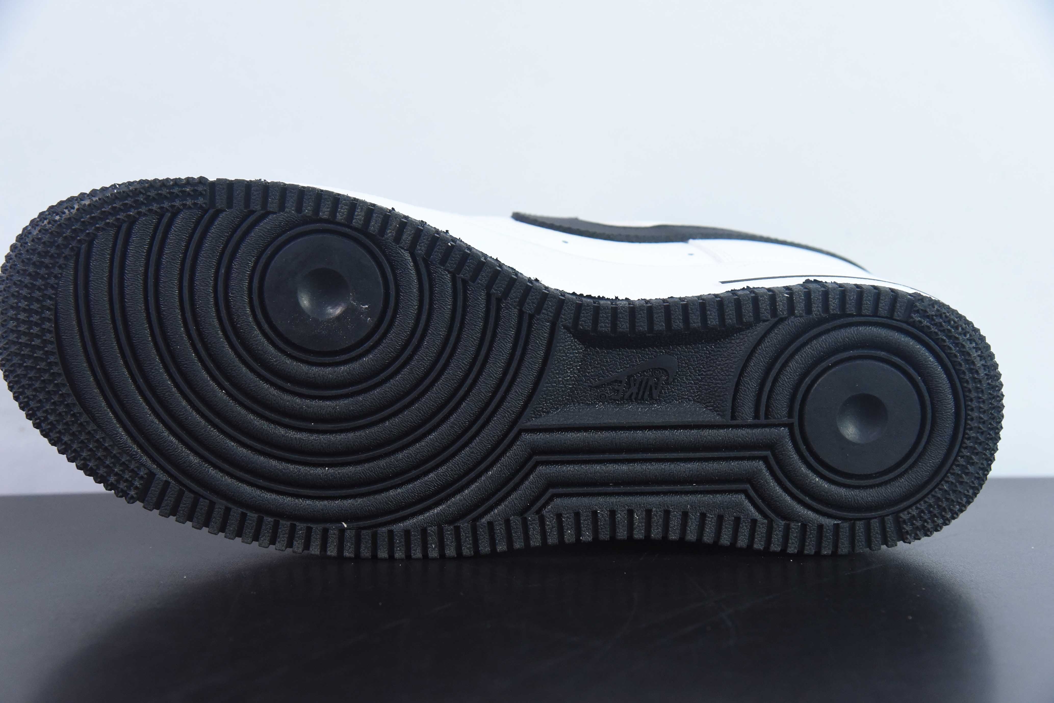 Nike Air Force 1 Low 空军一号低帮百搭休闲运动板鞋 黑白 货号:DH7561-102