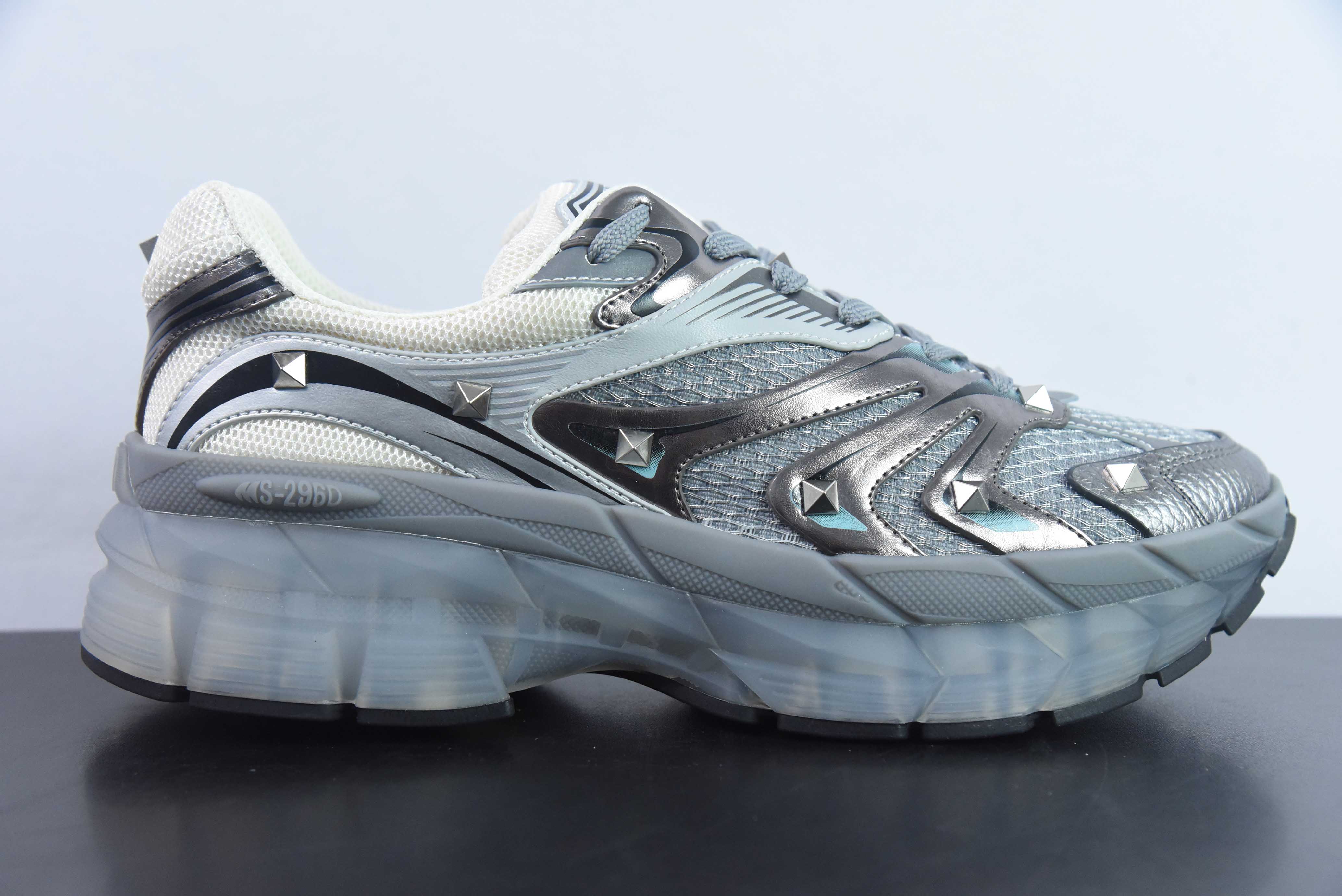 华伦天奴/Valentino Garavani MS-2960 Low-top Sneaker 铆钉系列低帮厚底老爹风增高百搭休闲运动鞋