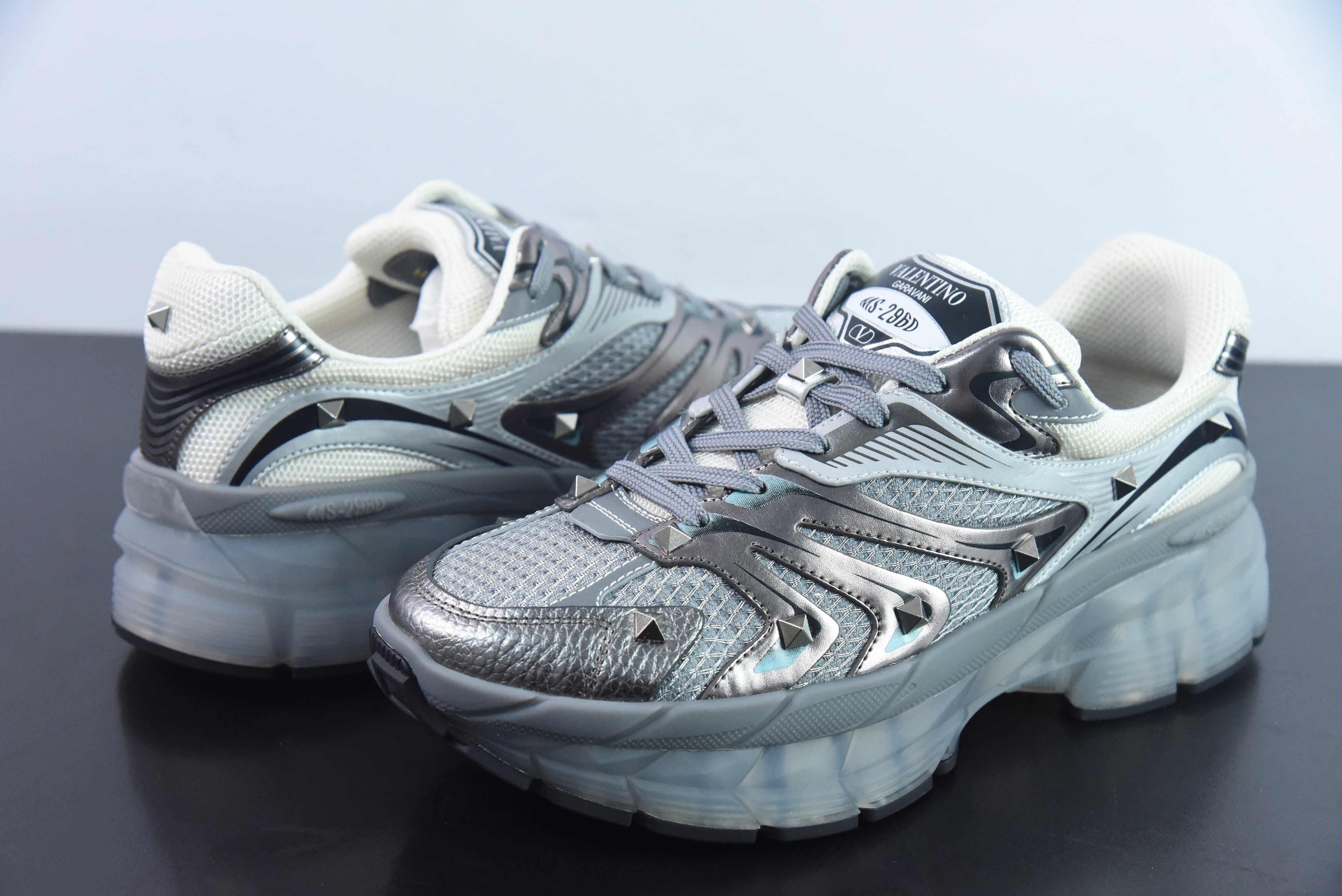 华伦天奴/Valentino Garavani MS-2960 Low-top Sneaker 铆钉系列低帮厚底老爹风增高百搭休闲运动鞋
