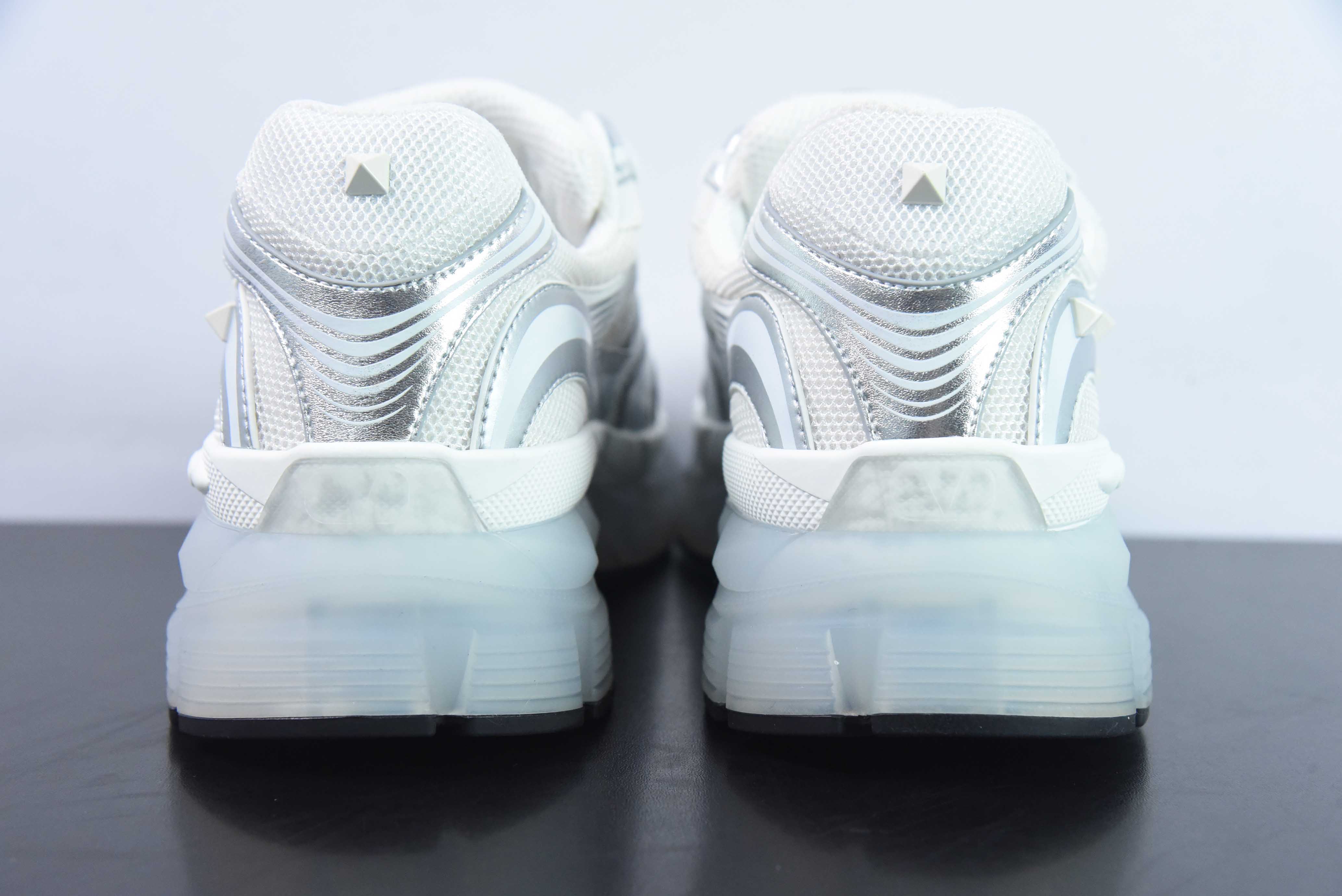 华伦天奴/Valentino Garavani MS-2960 Low-top Sneaker 铆钉系列低帮厚底老爹风增高百搭休闲运动鞋