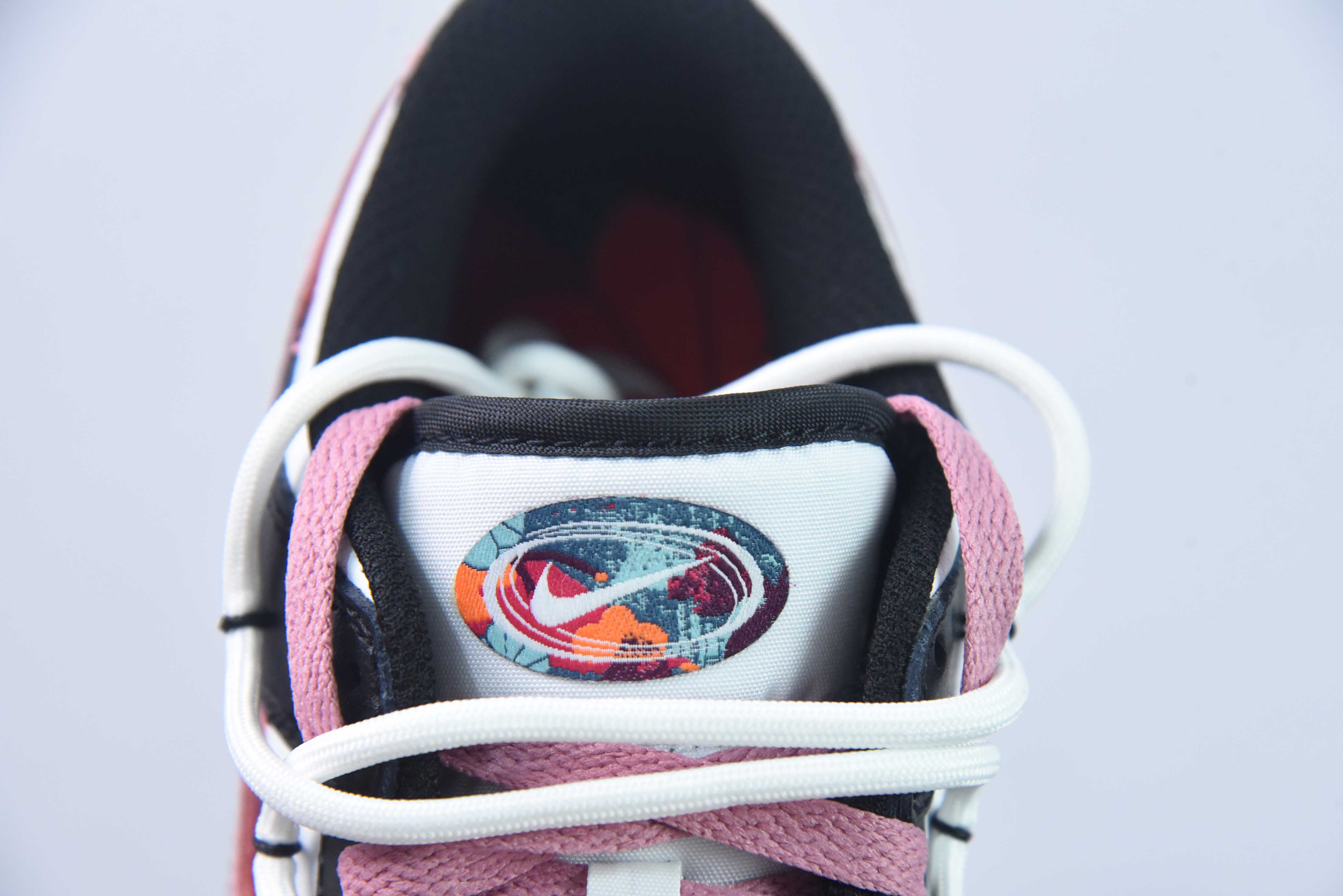 NK SB Dunk Low 解构活力三钩黑白粉 货号：FD4623-153