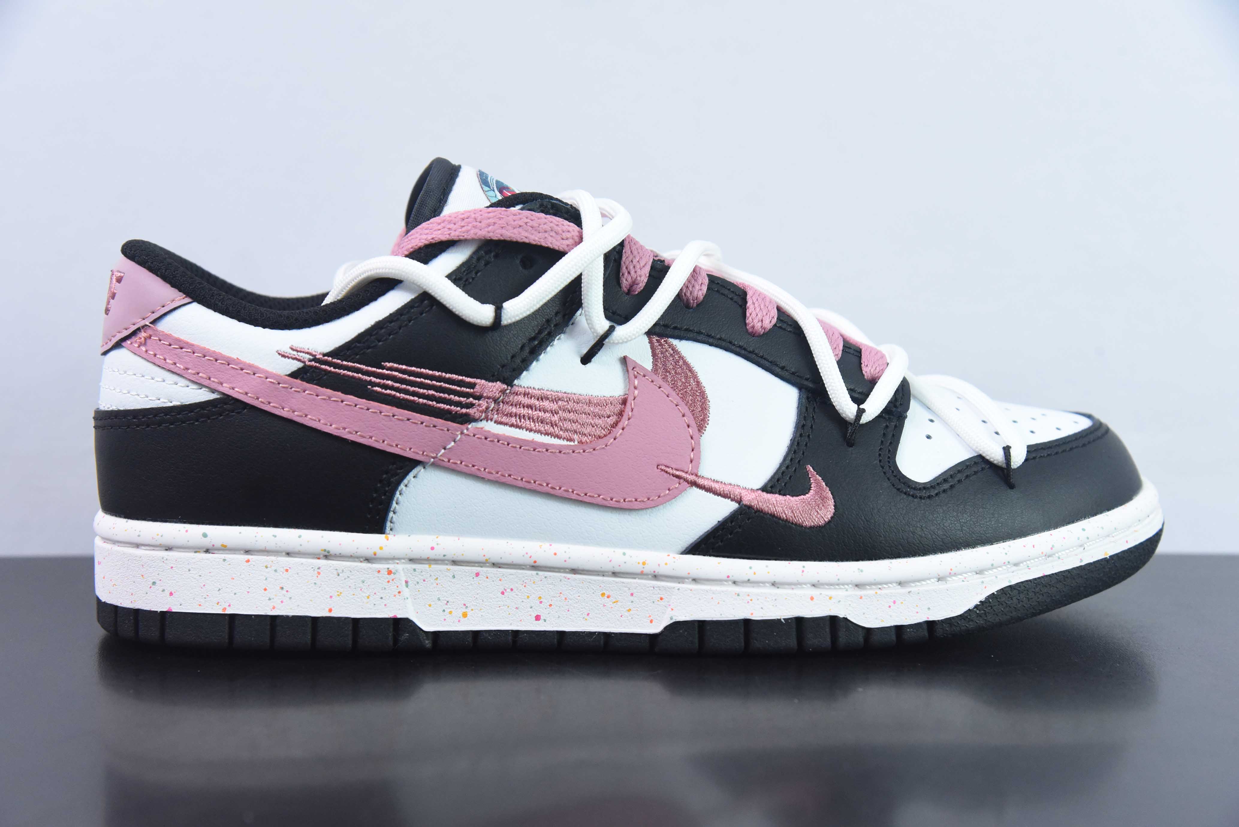 NK SB Dunk Low 解构活力三钩黑白粉 货号：FD4623-153