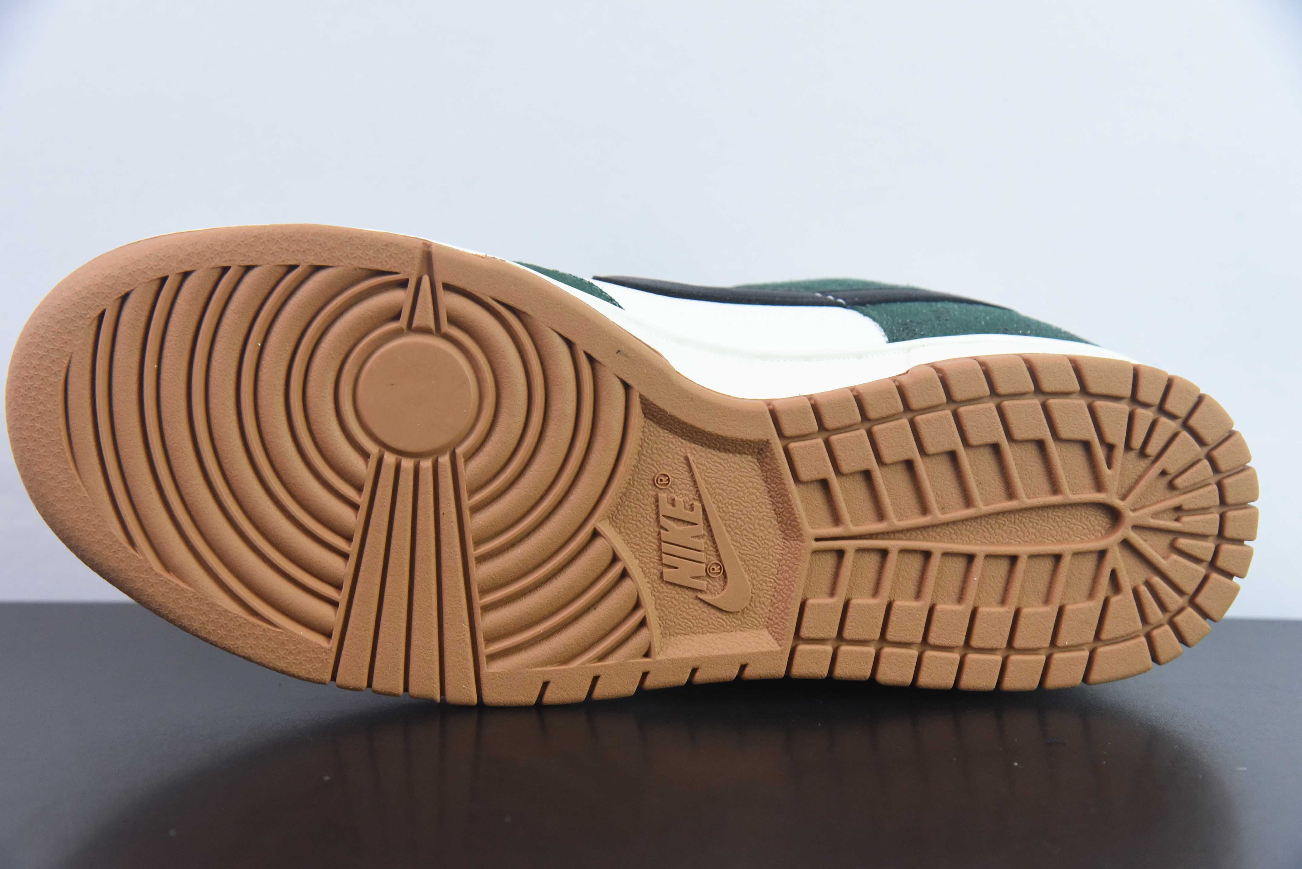Nike SB Dunk Low “SKU” 白深绿色 绿蛇纹运动鞋 货号:FQ8893 397