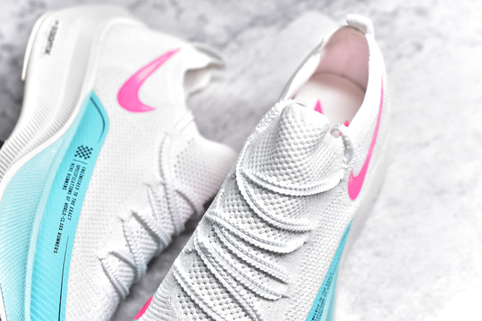 图片[9]-#秒杀 ️纯原福利️NK Zoom VaporFly 4% Flyknit Bright Crimson编织飞线马拉松三代超级休运动跑鞋 保留了NK 4%Systeml的突破性产品科技 且在这个基础上搭载了Nike Flyknit鞋面 让这双为比赛竞速而打造的战靴更加轻盈、透气突破性的Zoom X泡棉带来NK跑步至今为止最为出色的能量回馈。尺码：36 36.5 37.5 38 38.5 39 40 40.5 41 42 42.5 43 44 44.5 45-选品中心