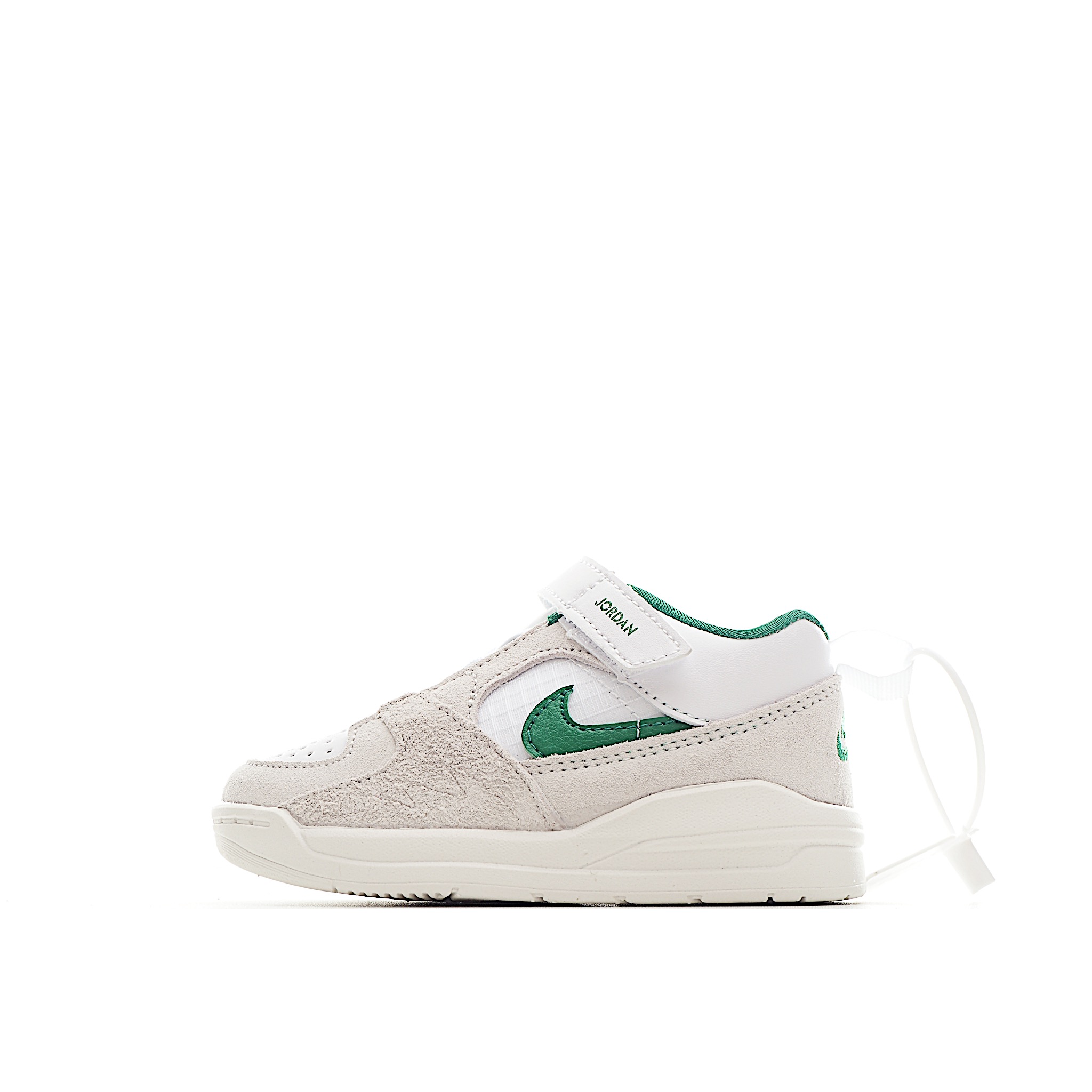 图片[2]-NK Jordan 90 儿童休闲鞋 NK Jordan 90 运动童鞋专为小宝贝打造，兼具舒适脚感与出众格调。鞋款从A1和AJ5中汲取设计灵感，是小宝贝日常玩耍的理想之选。鞋面采用结实皮革和合成材质，舒适耐穿，助力轻松玩乐。 尺码：小童24-27 大童28-37.5 货号：小童：3100 大童：5100-选品中心