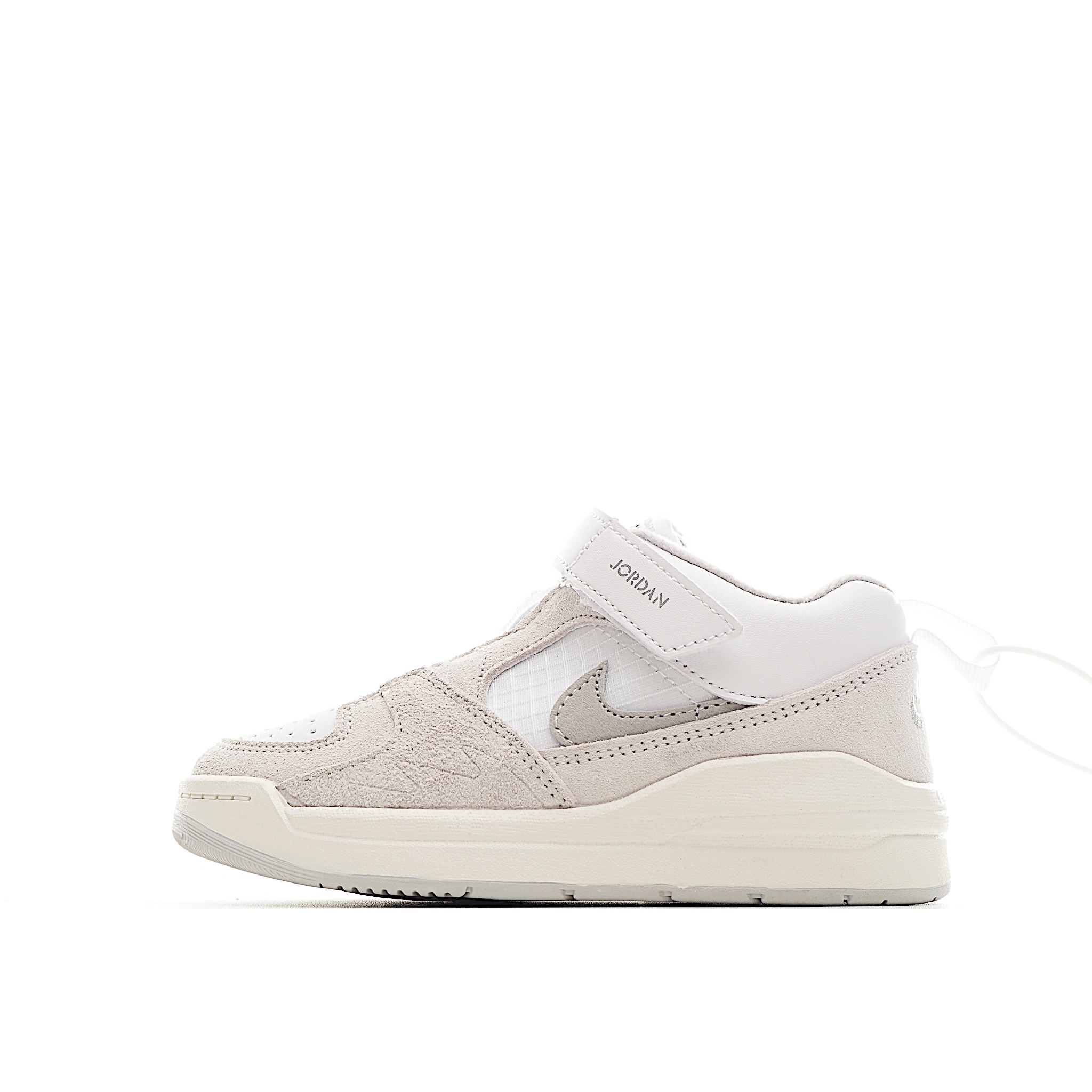 图片[6]-NK Jordan 90 儿童休闲鞋 NK Jordan 90 运动童鞋专为小宝贝打造，兼具舒适脚感与出众格调。鞋款从A1和AJ5中汲取设计灵感，是小宝贝日常玩耍的理想之选。鞋面采用结实皮革和合成材质，舒适耐穿，助力轻松玩乐。 尺码：小童24-27 大童28-37.5 货号：小童：3100 大童：5100-选品中心