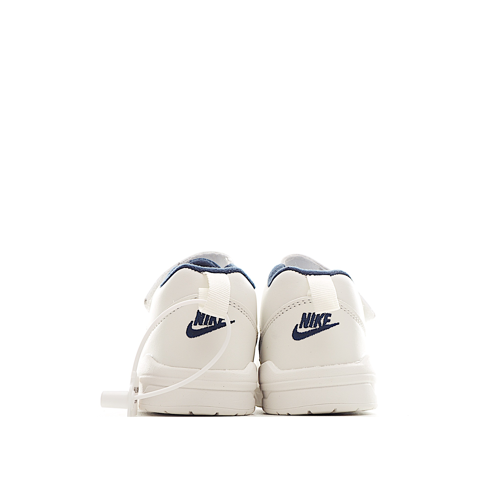 图片[5]-NK Jordan 90 儿童休闲鞋 NK Jordan 90 运动童鞋专为小宝贝打造，兼具舒适脚感与出众格调。鞋款从A1和AJ5中汲取设计灵感，是小宝贝日常玩耍的理想之选。鞋面采用结实皮革和合成材质，舒适耐穿，助力轻松玩乐。 尺码：小童24-27 大童28-37.5 货号：小童：3100 大童：5100-选品中心