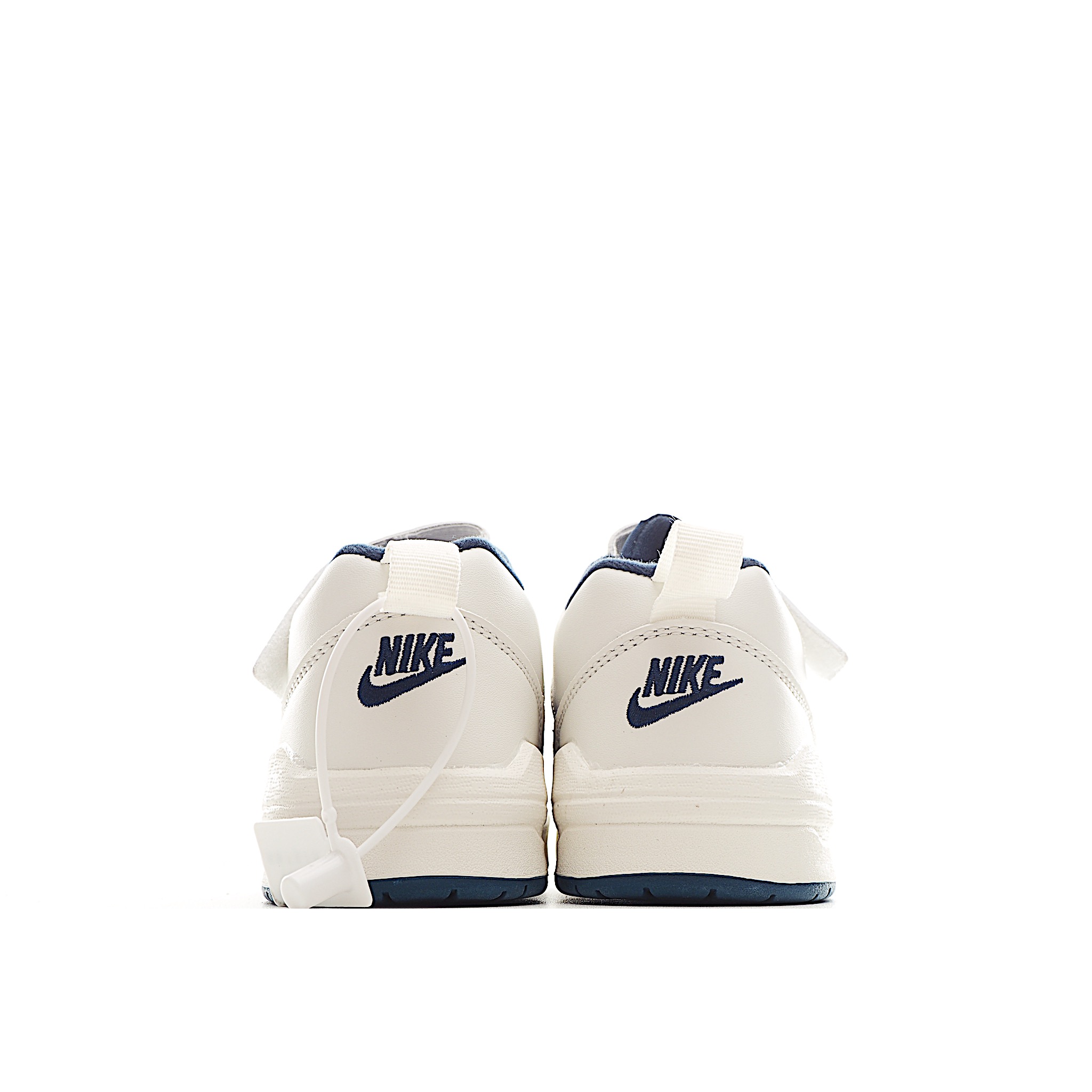 图片[9]-NK Jordan 90 儿童休闲鞋 NK Jordan 90 运动童鞋专为小宝贝打造，兼具舒适脚感与出众格调。鞋款从A1和AJ5中汲取设计灵感，是小宝贝日常玩耍的理想之选。鞋面采用结实皮革和合成材质，舒适耐穿，助力轻松玩乐。 尺码：小童24-27 大童28-37.5 货号：小童：3100 大童：5100-选品中心