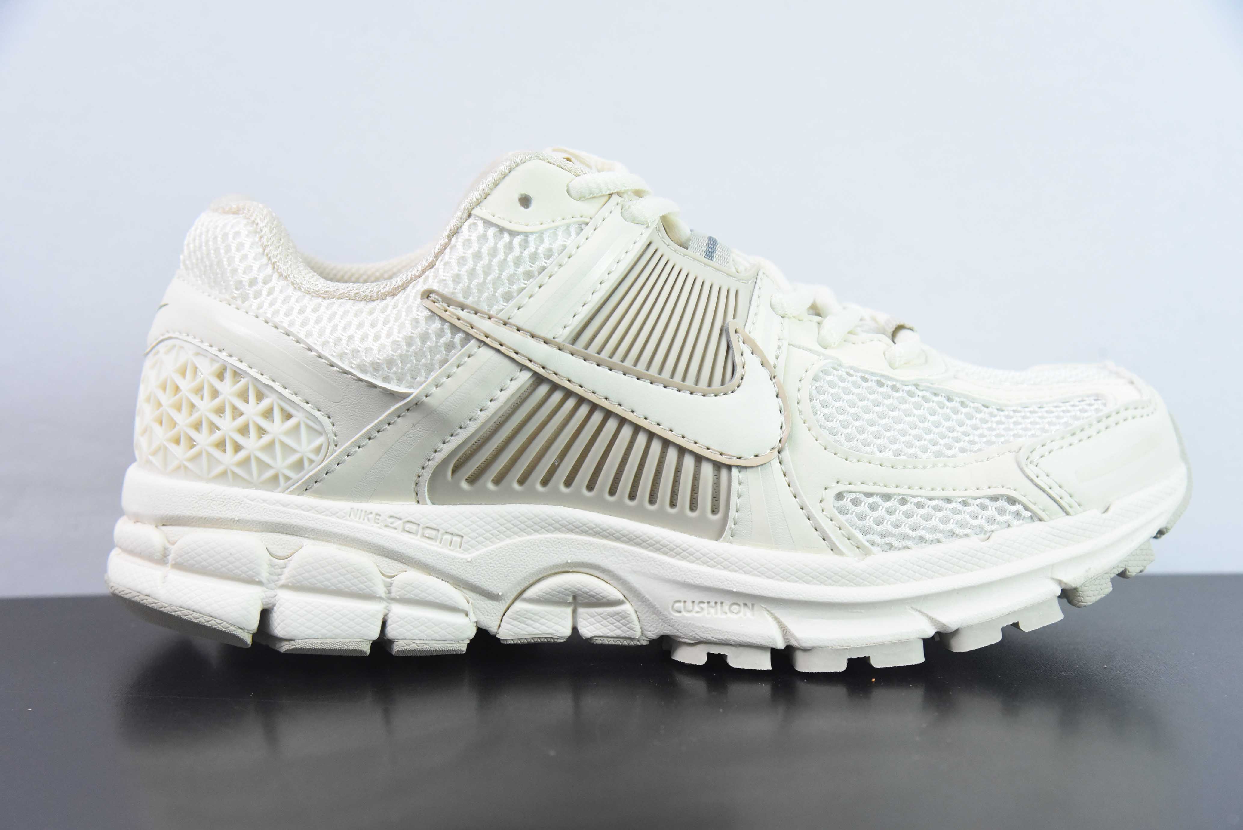 LBH13936531 Nike Zoom Vomero 5 "Sail" zapatillas de running casuales y retro clásicas de la serie Vomero 5, color "beig…