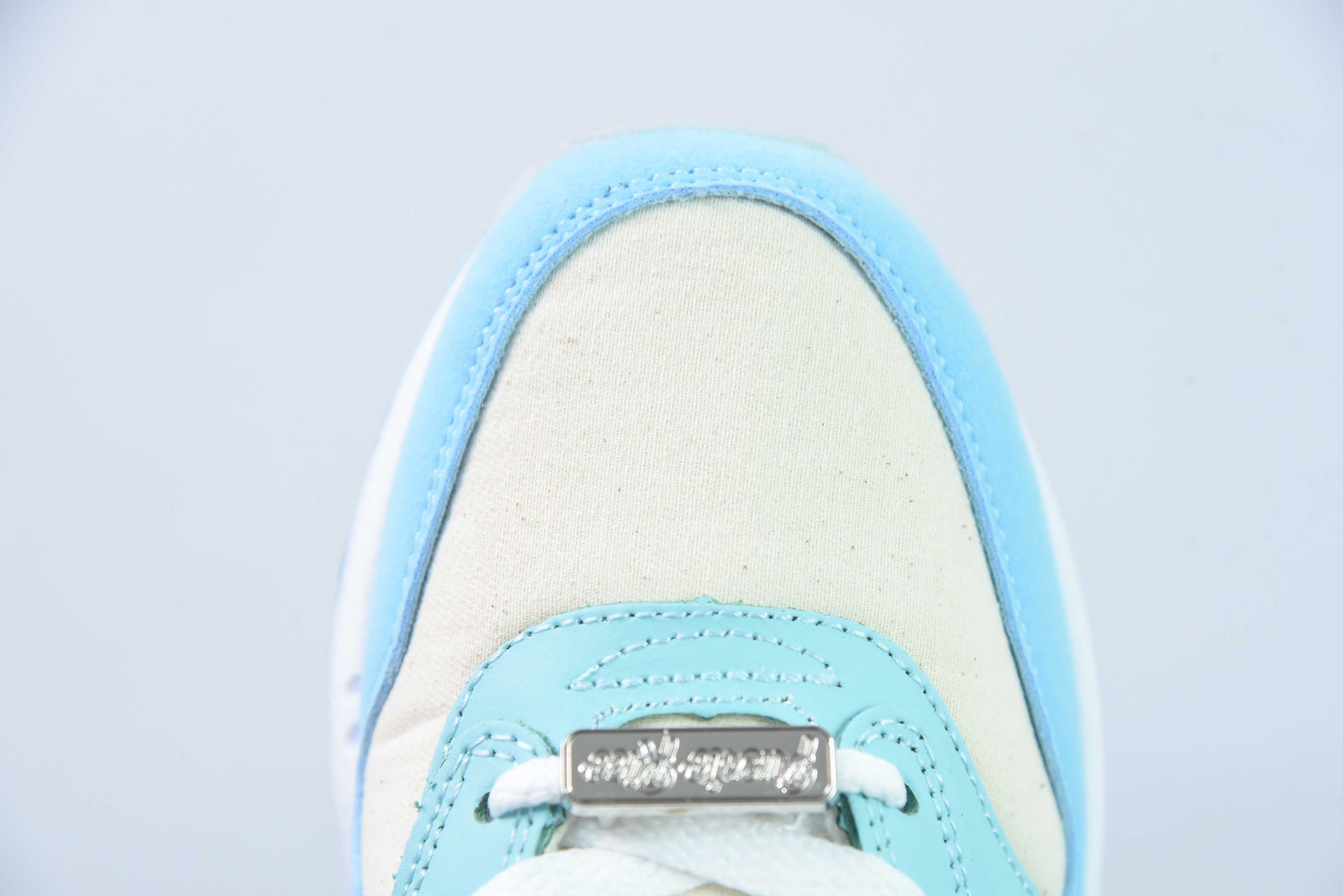 NK Air Max 1 初代复古气垫慢跑鞋 货号：FD6955-400