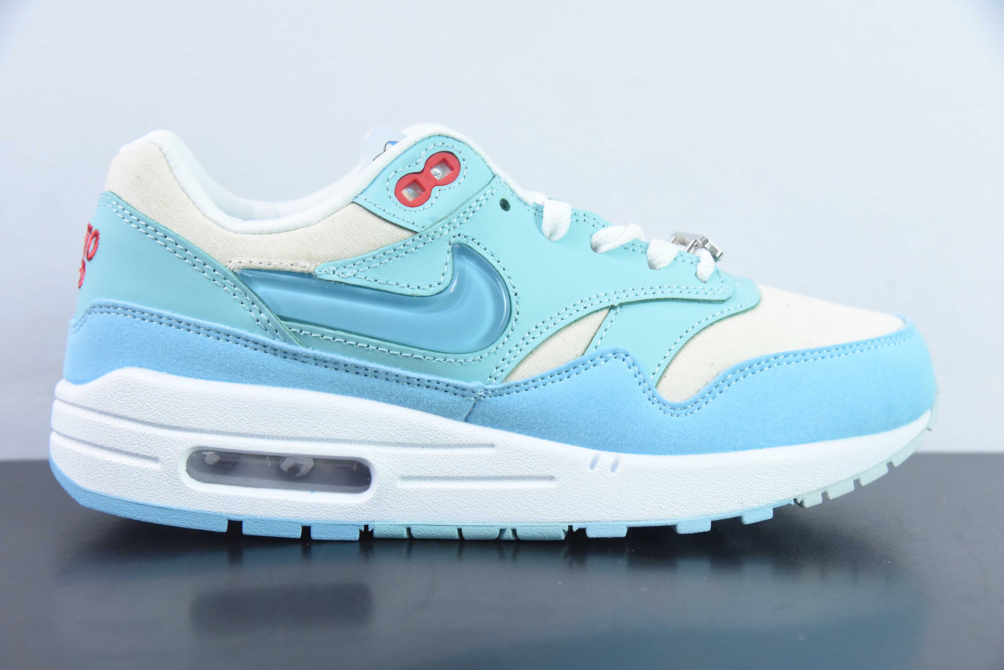 NK Air Max 1 初代复古气垫慢跑鞋 货号：FD6955-400