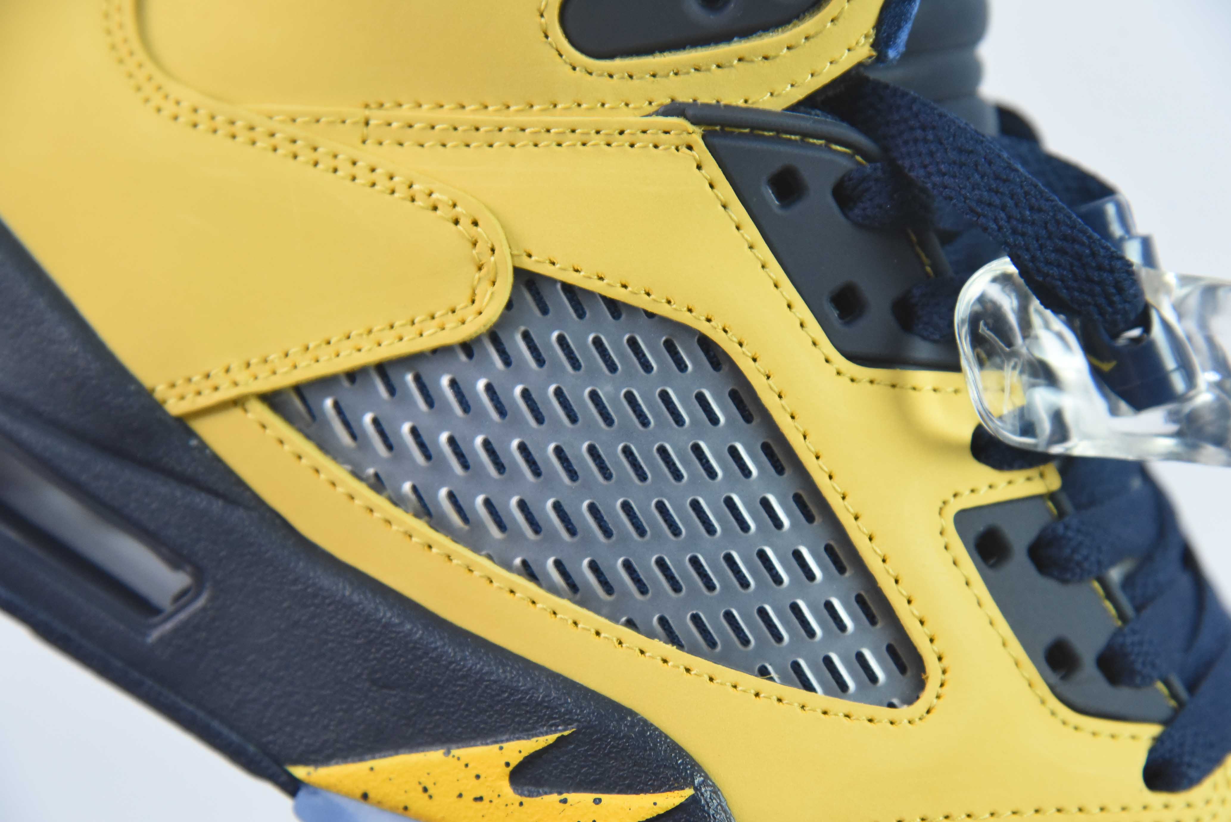 Air Jordan 5 Retro 乔丹5 复刻密歇根运动鞋 货号:CQ9541 704