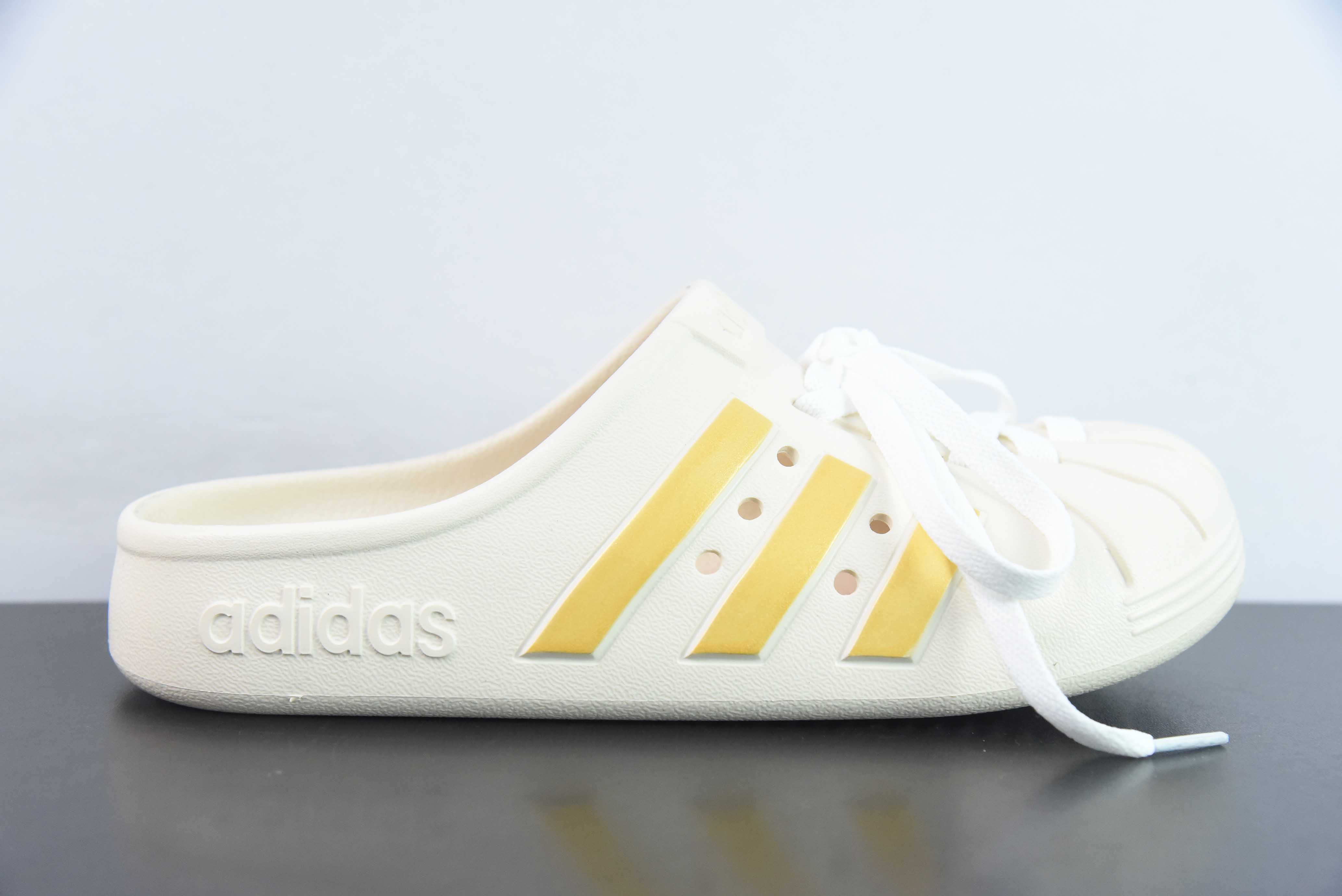 UAJD65324421 adidas Adilette CLOG sandalias y zapatos de baño deportivos casuales con cordones, parte superio…