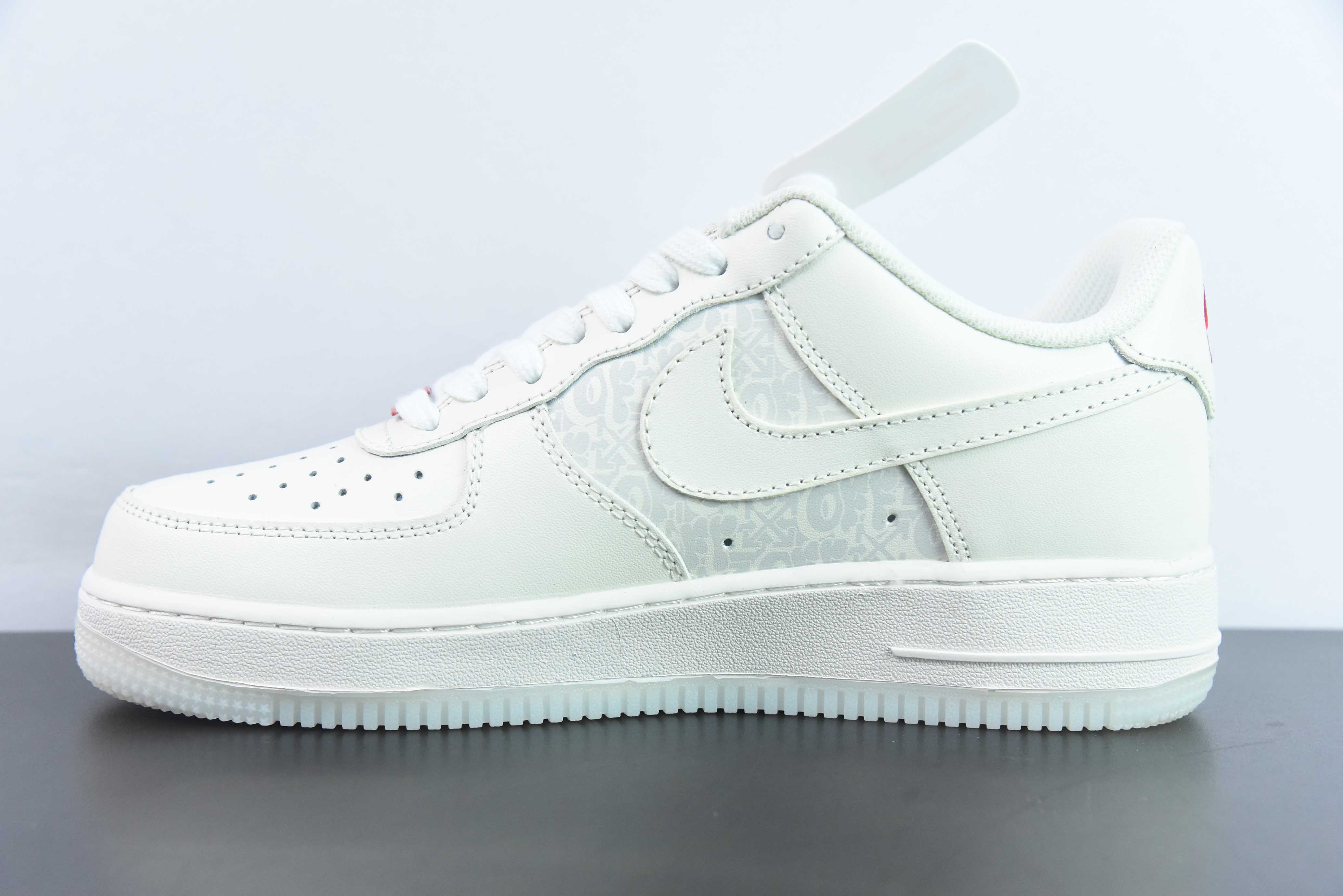 路易威登Louis Vuitton x Nike Air Force 1空军一号经典“OW联名米白黑红LV印花”