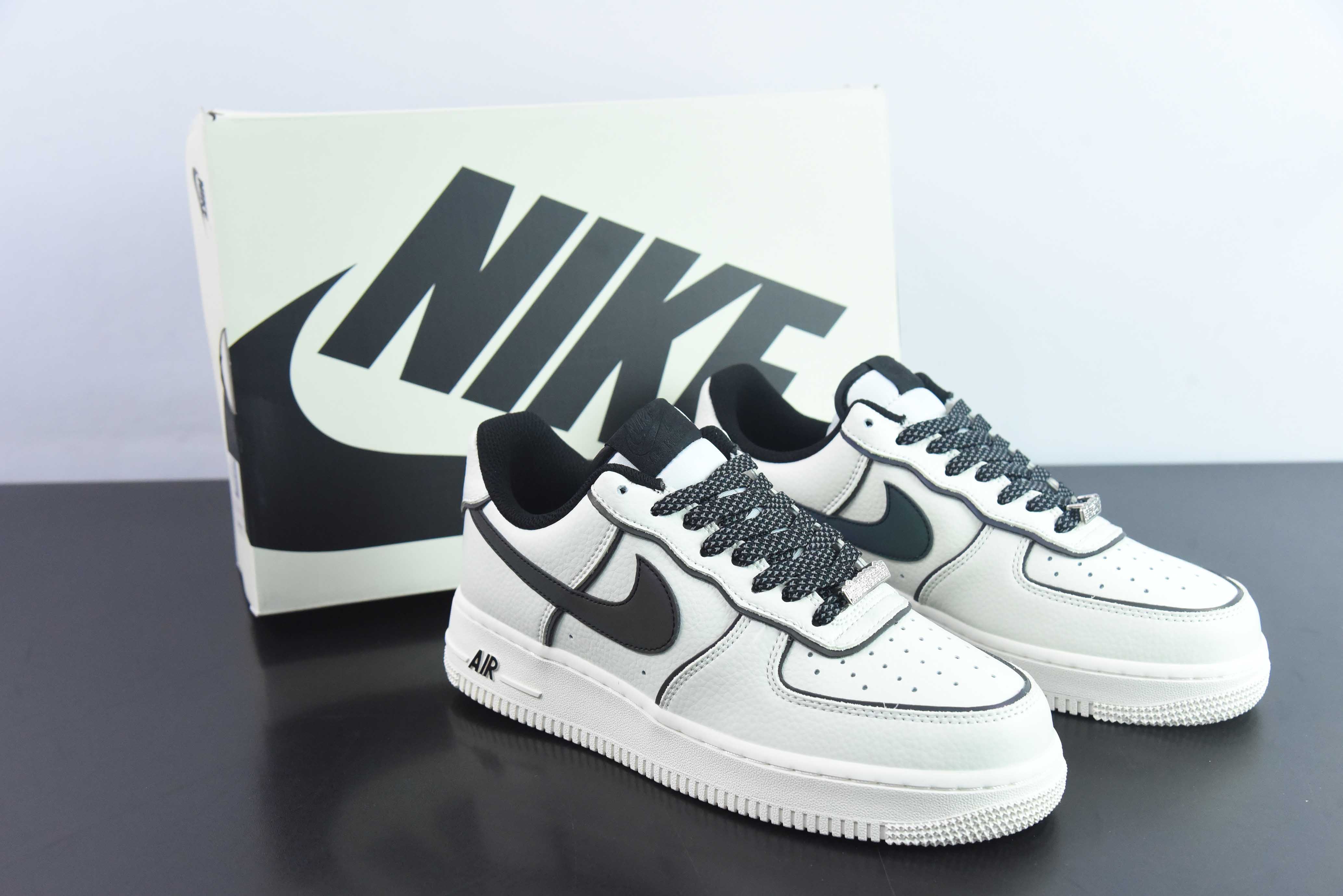 Nike Air Force 1’07 Low 3M"空军一号经典低帮百搭休闲运动板鞋“皮革米白黑镭射3M反光边” 货号:UH8958-121