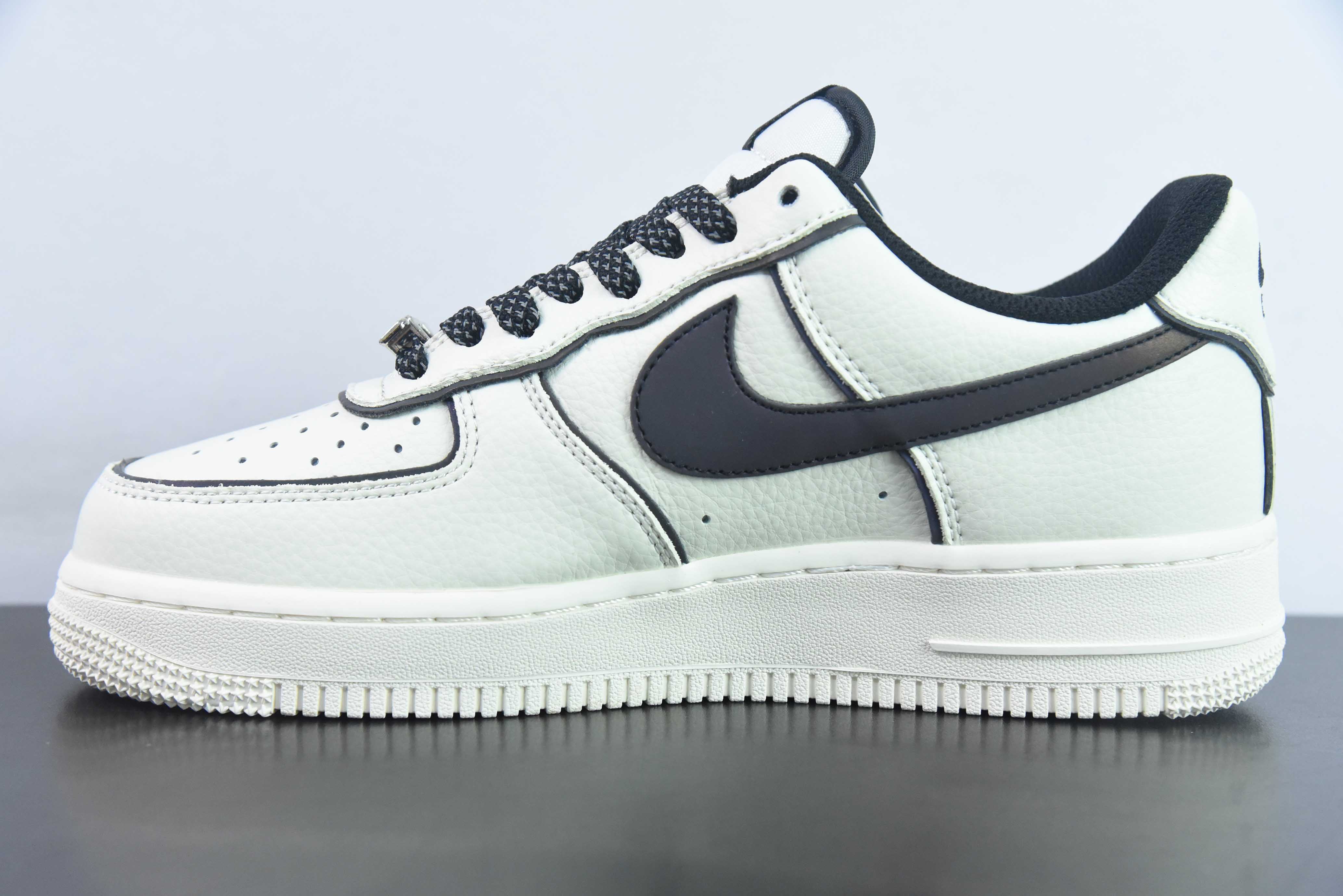 Nike Air Force 1’07 Low 3M"空军一号经典低帮百搭休闲运动板鞋“皮革米白黑镭射3M反光边” 货号:UH8958-121