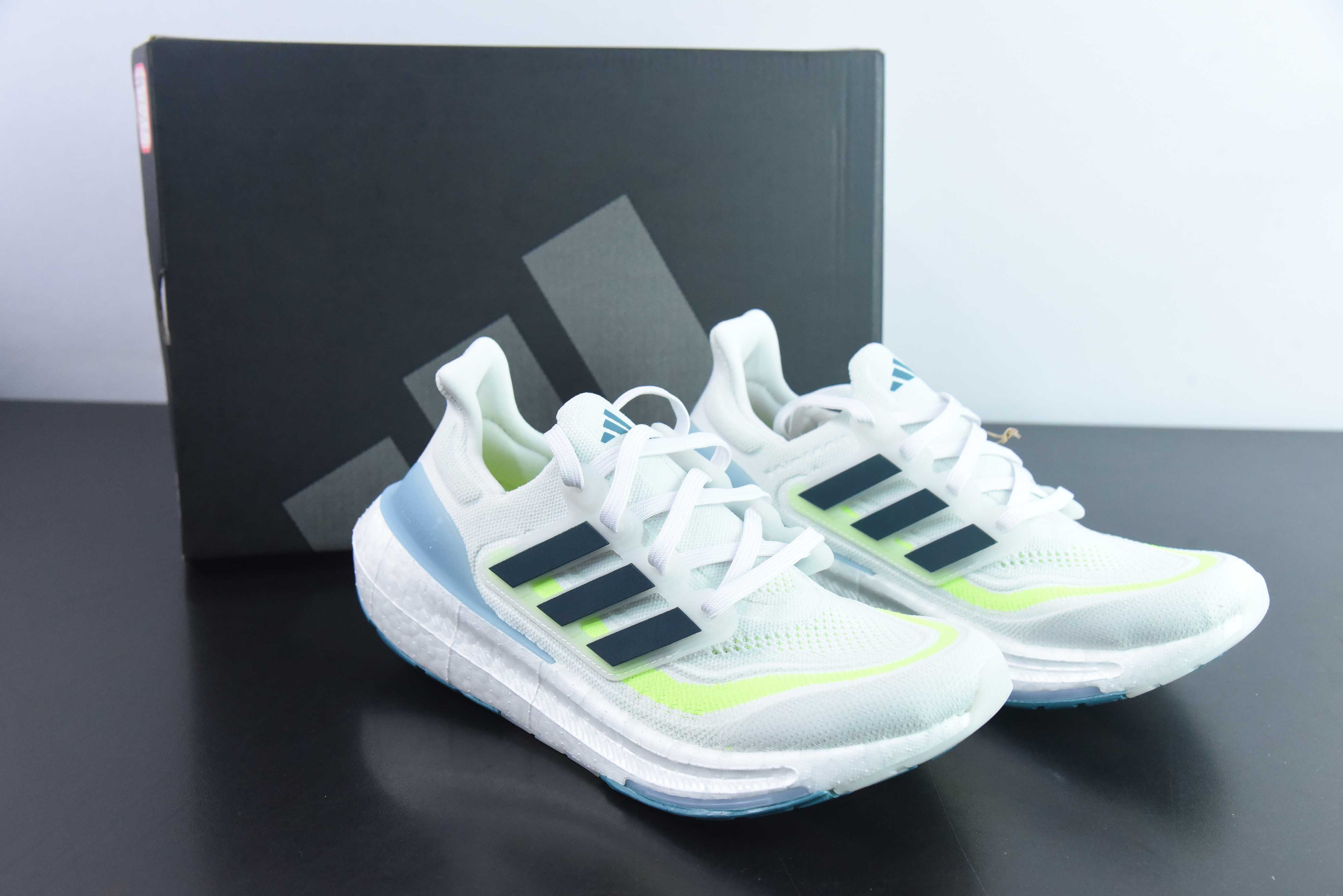 阿迪 AD Pure Boost 2023 Light”Mint/White“23版轻弹UB系列低帮袜套式针织透气缓震休闲运动慢跑鞋货号：IE1768