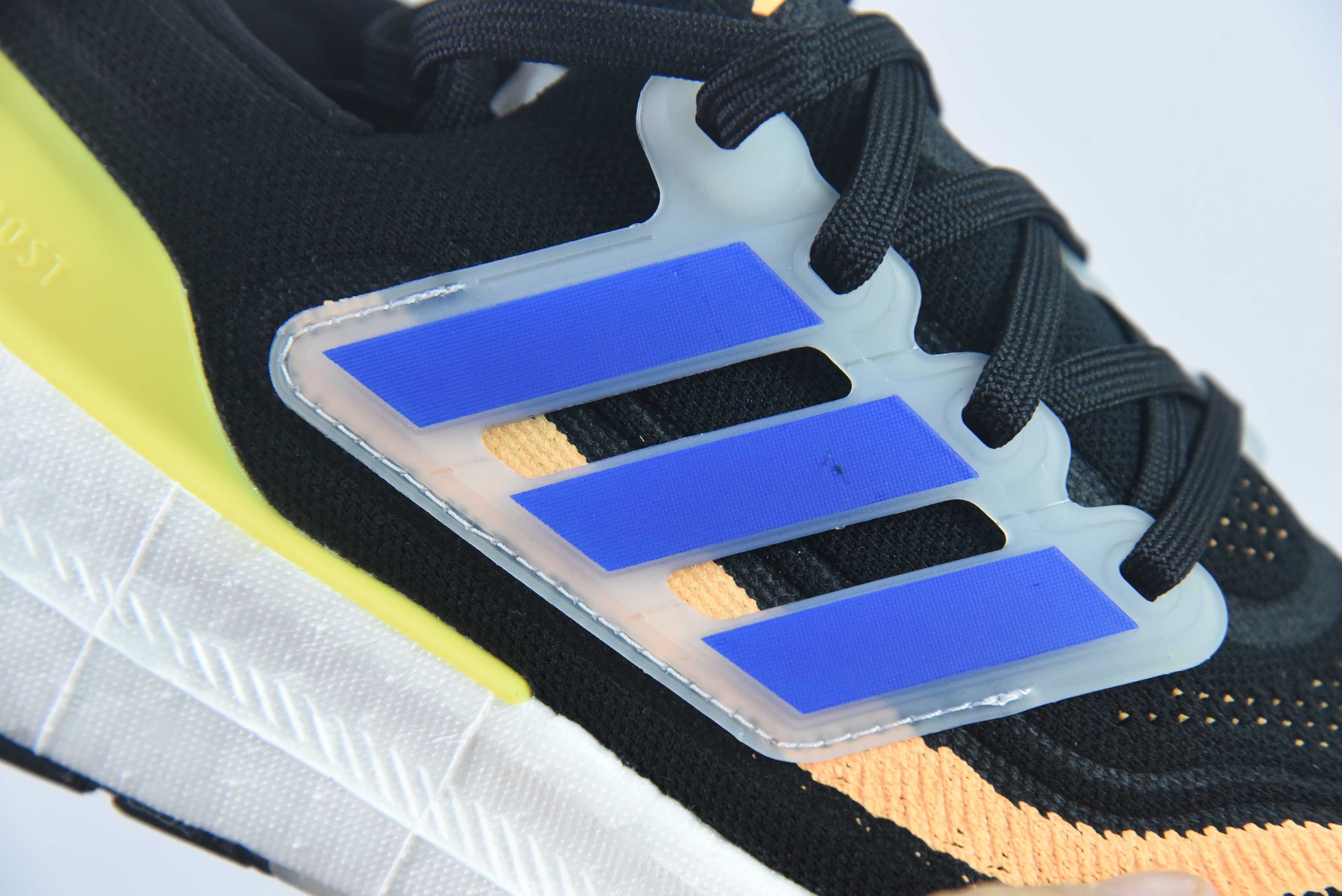 阿迪 AD Pure Boost 2023 Light”White/Orange/Blue“23版轻弹UB系列低帮袜套式针织透气缓震休闲运动慢跑鞋 货号：HP9204