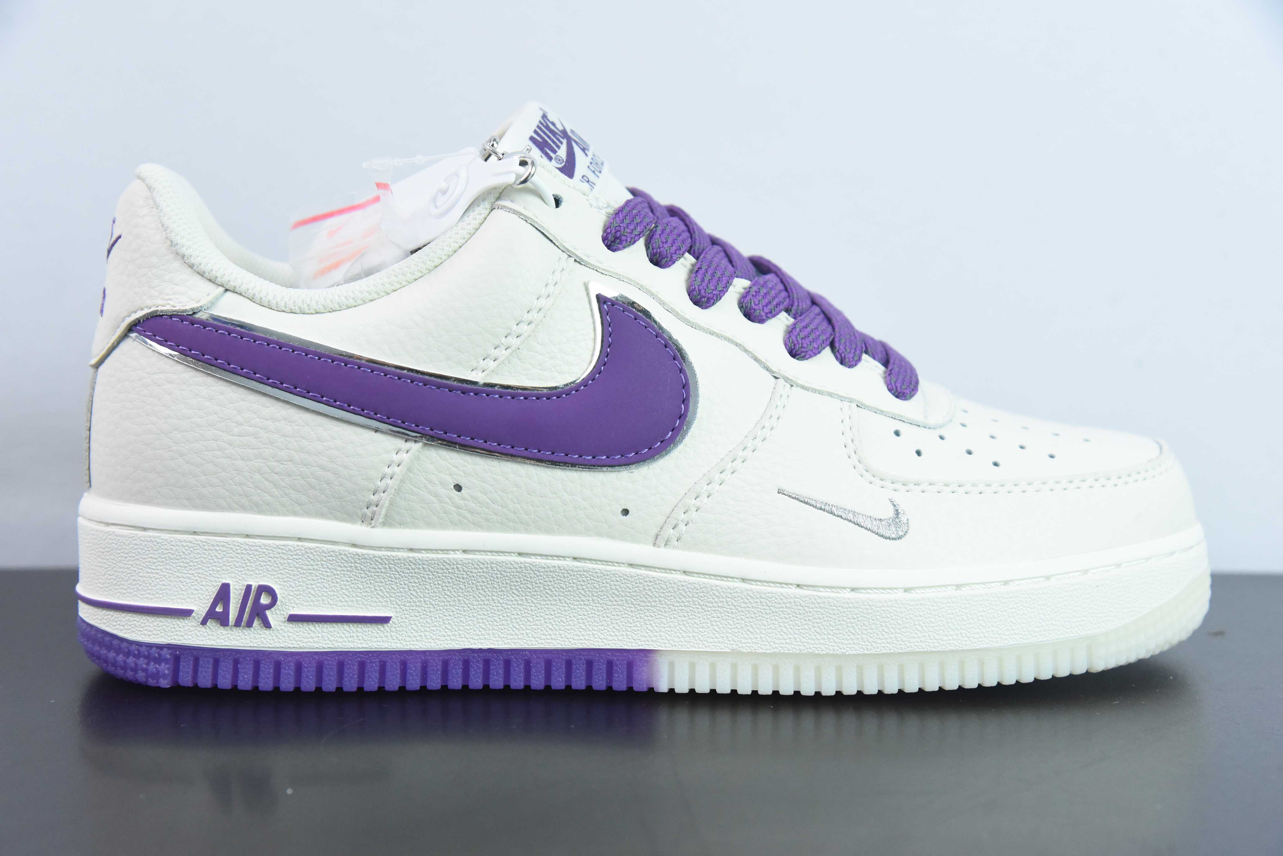 FAI19095332 Nike Air Force 1 AF1 空军一号/低帮 白紫 银边 刺绣 货号：JJ0253-010 尺码：36-45