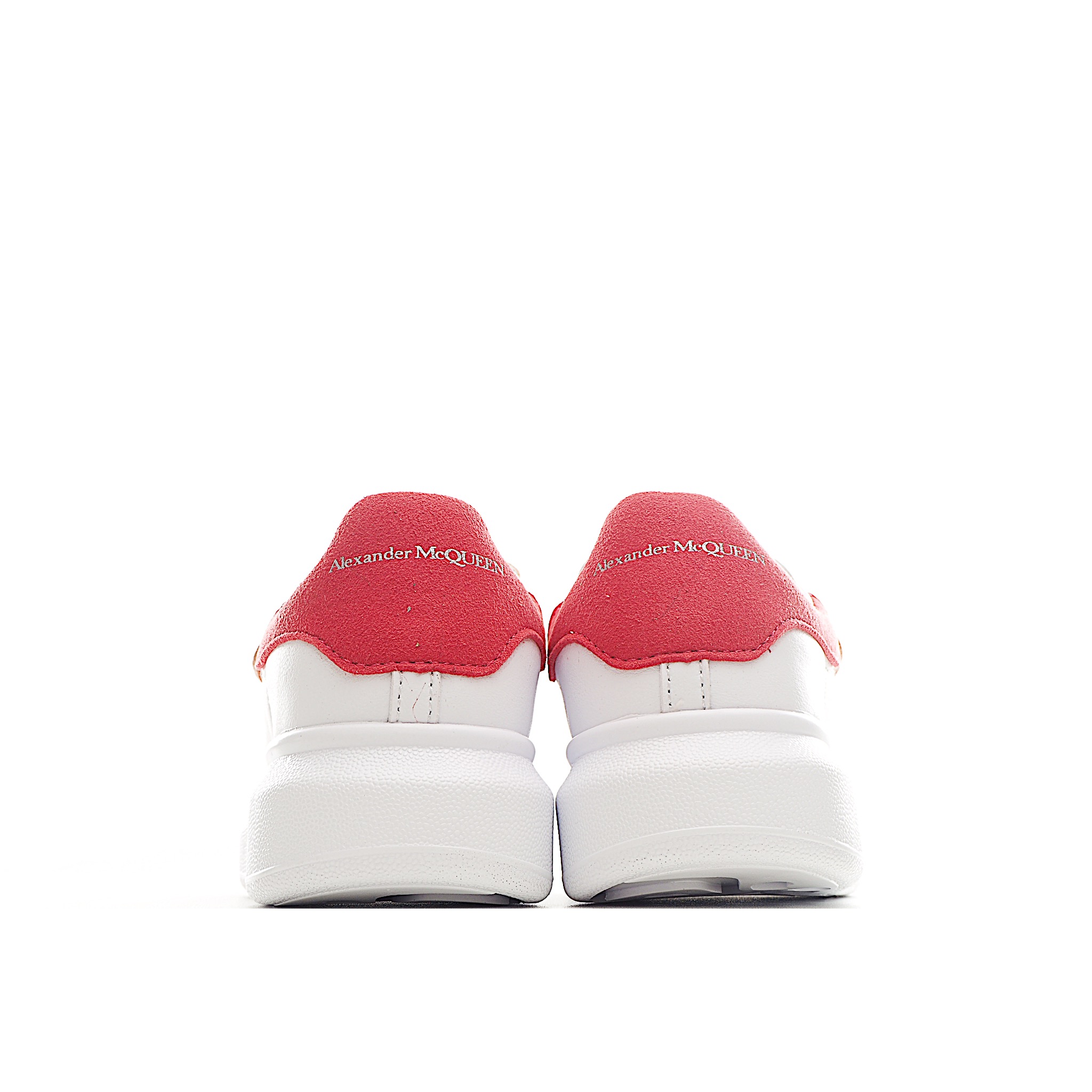 图片[5]-麦昆 魔术贴时尚低帮儿童板鞋 麦昆魔术贴时尚低帮儿童魔术贴低帮运动鞋，双色设计、对比后跟、圆头、正面饰有魔术贴、橡胶厚底。鞋面采用皮革材质制作。采用流行版型设计，外观时尚大气。稳固的后跟贴合足部曲线设计，软弹舒适，不易磨脚。 尺码：25-37-选品中心