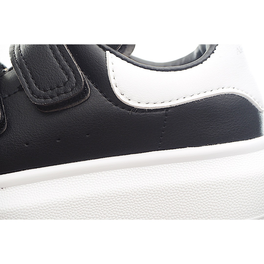 图片[9]-麦昆 魔术贴时尚低帮儿童板鞋 麦昆魔术贴时尚低帮儿童魔术贴低帮运动鞋，双色设计、对比后跟、圆头、正面饰有魔术贴、橡胶厚底。鞋面采用皮革材质制作。采用流行版型设计，外观时尚大气。稳固的后跟贴合足部曲线设计，软弹舒适，不易磨脚。 尺码：25-37-选品中心