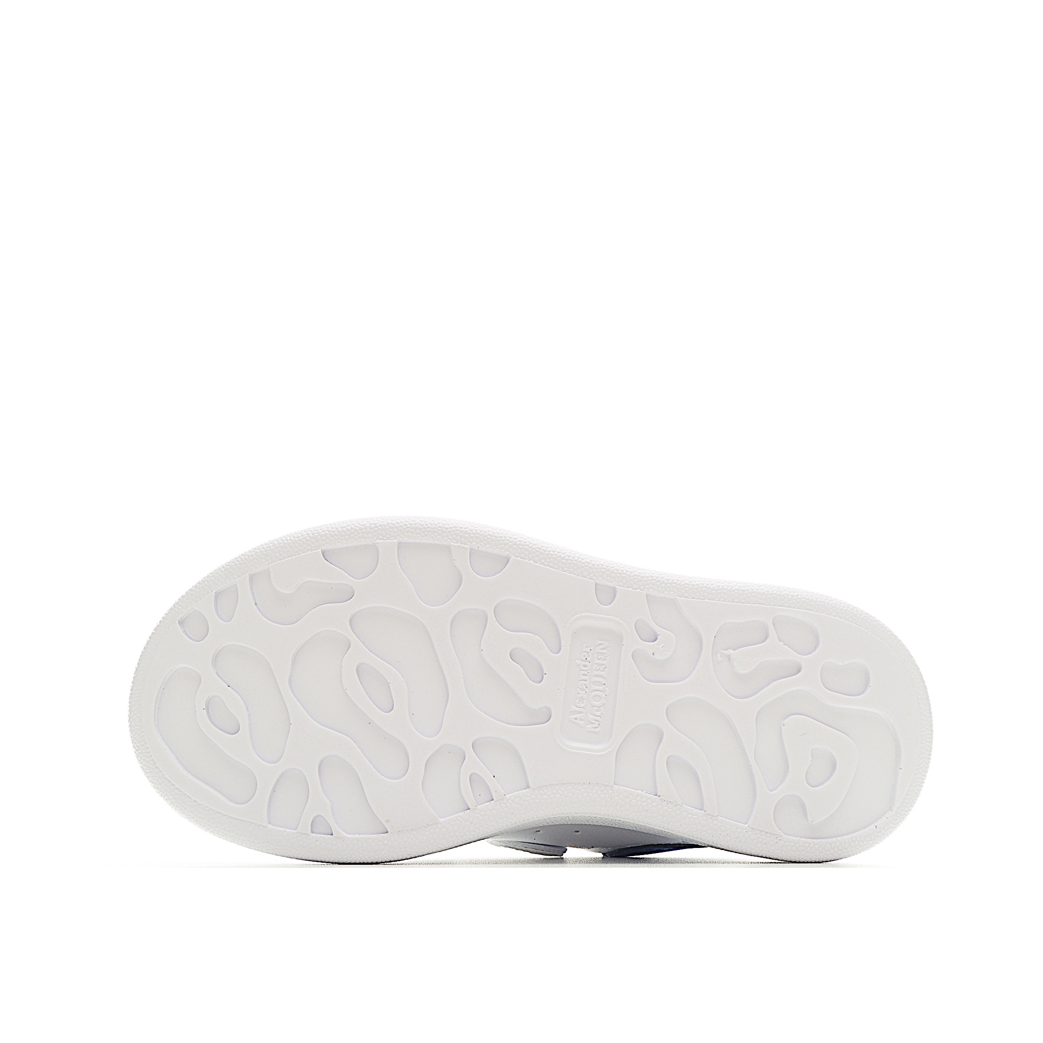 图片[6]-麦昆 魔术贴时尚低帮儿童板鞋 麦昆魔术贴时尚低帮儿童魔术贴低帮运动鞋，双色设计、对比后跟、圆头、正面饰有魔术贴、橡胶厚底。鞋面采用皮革材质制作。采用流行版型设计，外观时尚大气。稳固的后跟贴合足部曲线设计，软弹舒适，不易磨脚。 尺码：25-37-选品中心