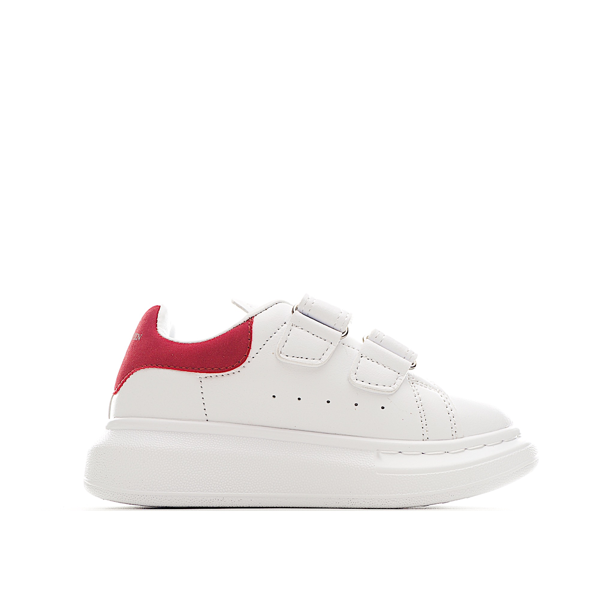 图片[3]-麦昆 魔术贴时尚低帮儿童板鞋 麦昆魔术贴时尚低帮儿童魔术贴低帮运动鞋，双色设计、对比后跟、圆头、正面饰有魔术贴、橡胶厚底。鞋面采用皮革材质制作。采用流行版型设计，外观时尚大气。稳固的后跟贴合足部曲线设计，软弹舒适，不易磨脚。 尺码：25-37-选品中心