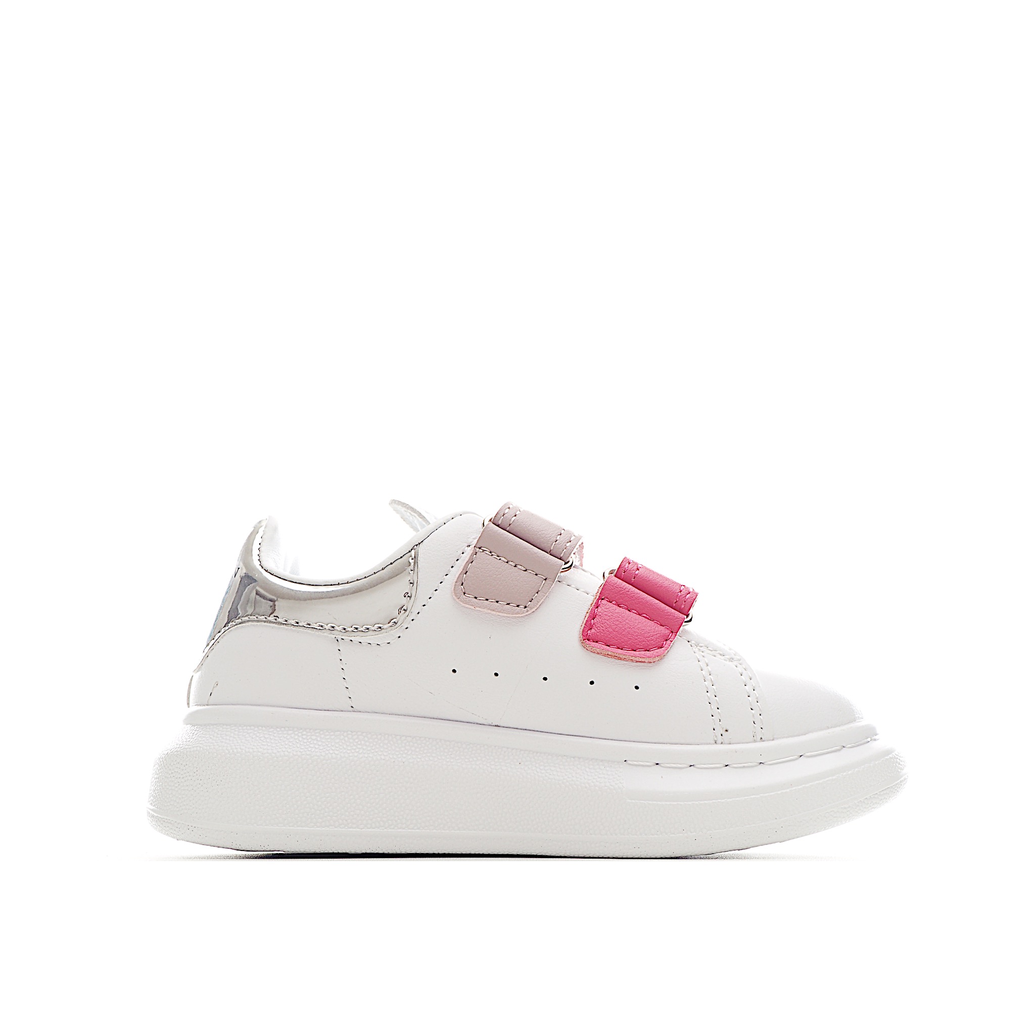 图片[3]-麦昆 魔术贴时尚低帮儿童板鞋 麦昆魔术贴时尚低帮儿童魔术贴低帮运动鞋，双色设计、对比后跟、圆头、正面饰有魔术贴、橡胶厚底。鞋面采用皮革材质制作。采用流行版型设计，外观时尚大气。稳固的后跟贴合足部曲线设计，软弹舒适，不易磨脚。 尺码：25-37-选品中心