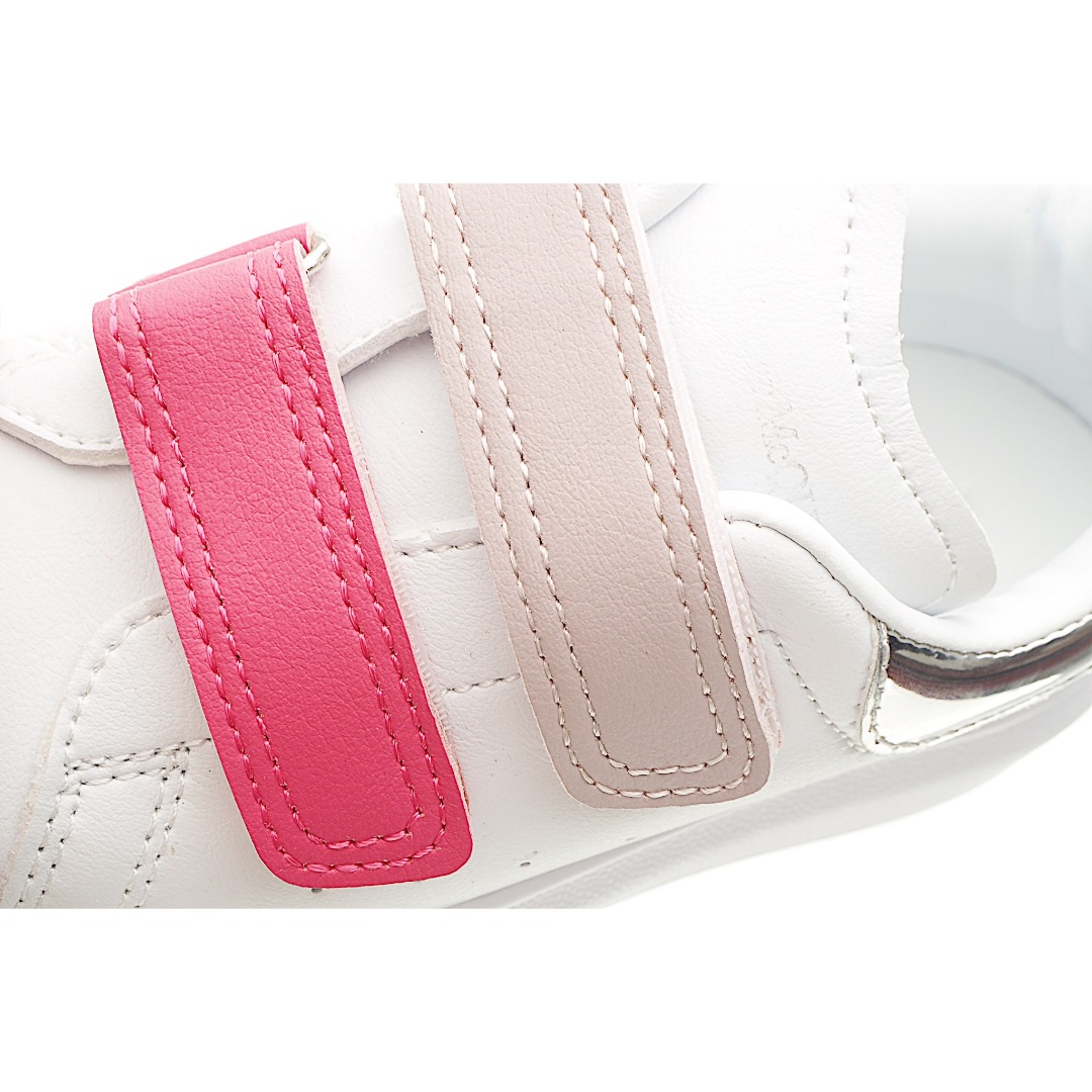 图片[8]-麦昆 魔术贴时尚低帮儿童板鞋 麦昆魔术贴时尚低帮儿童魔术贴低帮运动鞋，双色设计、对比后跟、圆头、正面饰有魔术贴、橡胶厚底。鞋面采用皮革材质制作。采用流行版型设计，外观时尚大气。稳固的后跟贴合足部曲线设计，软弹舒适，不易磨脚。 尺码：25-37-选品中心