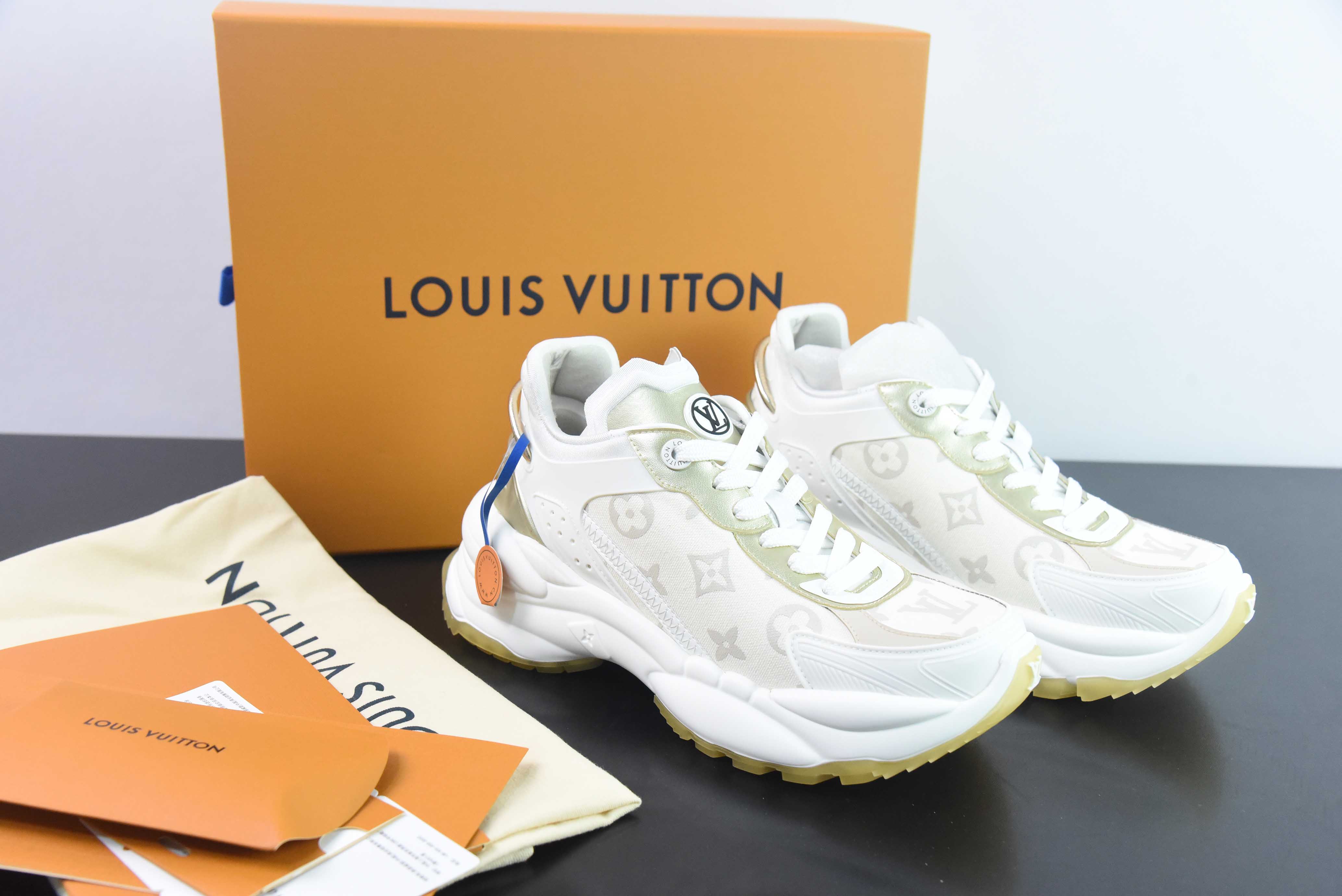 LV/路易威登 纯进口的DK透气网格布料RUN55运动鞋