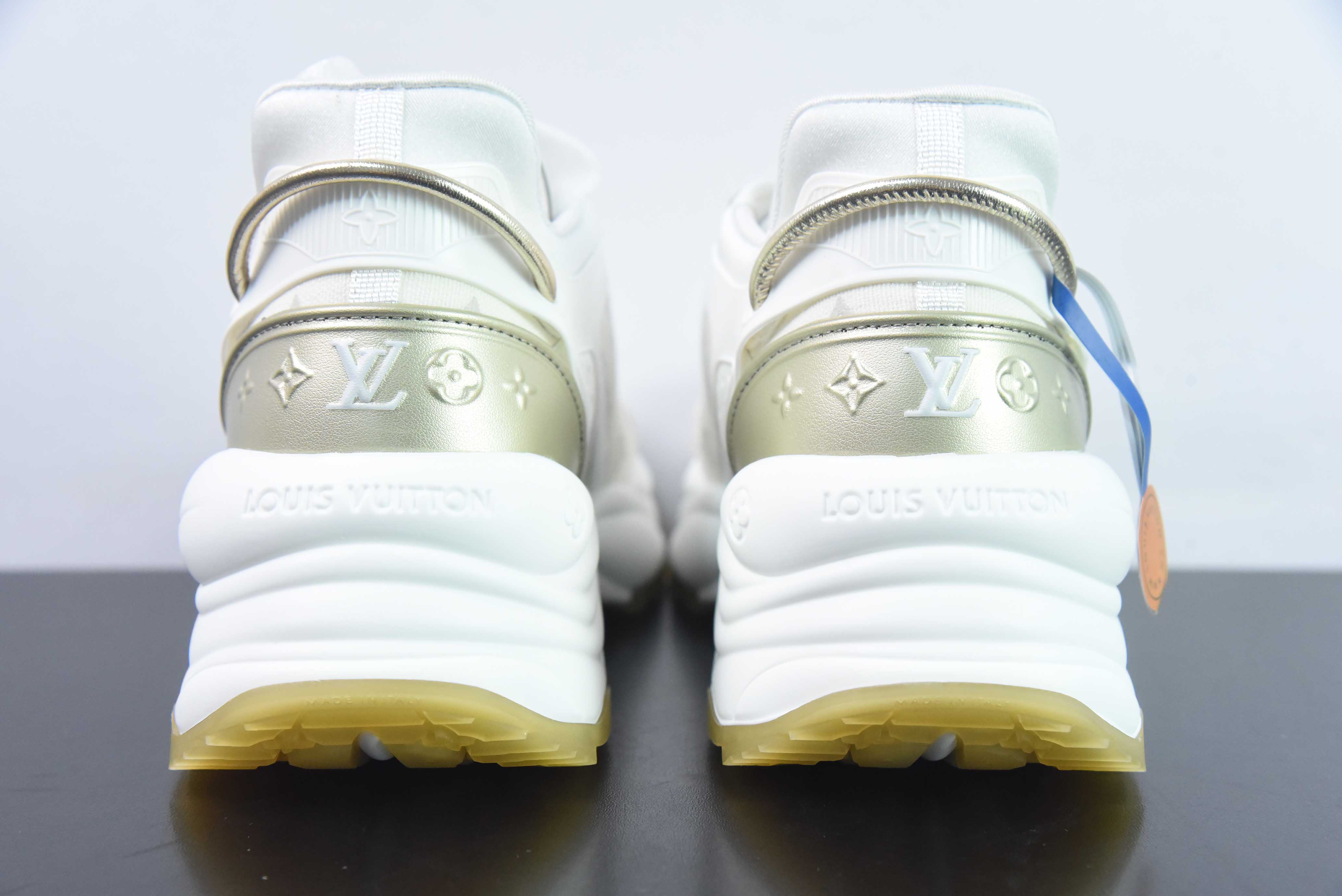LV/路易威登 纯进口的DK透气网格布料RUN55运动鞋