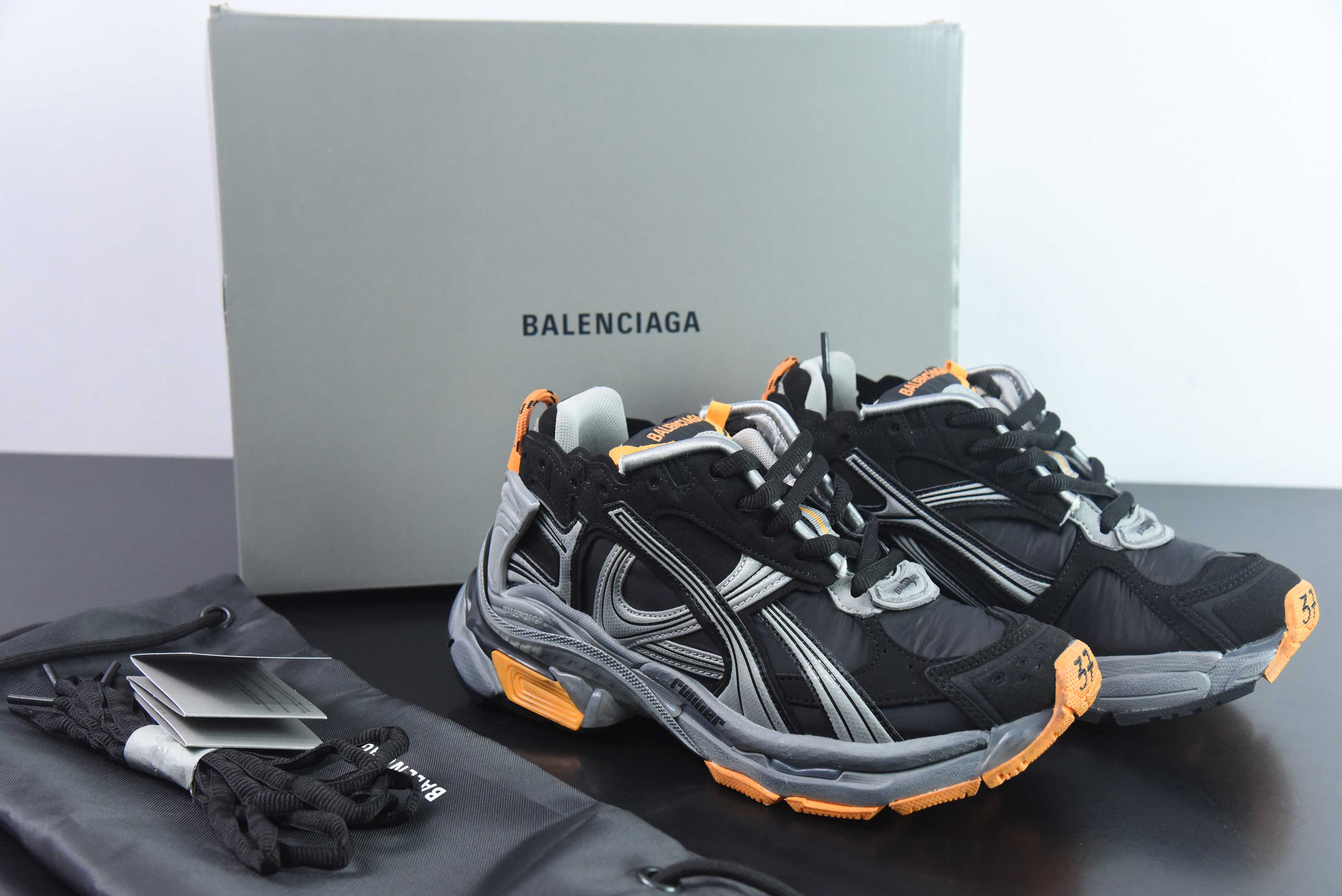 BALENCIAGA -Runner 巴黎世家7代 2.0解构破坏黑灰橙”772774 W3RNY