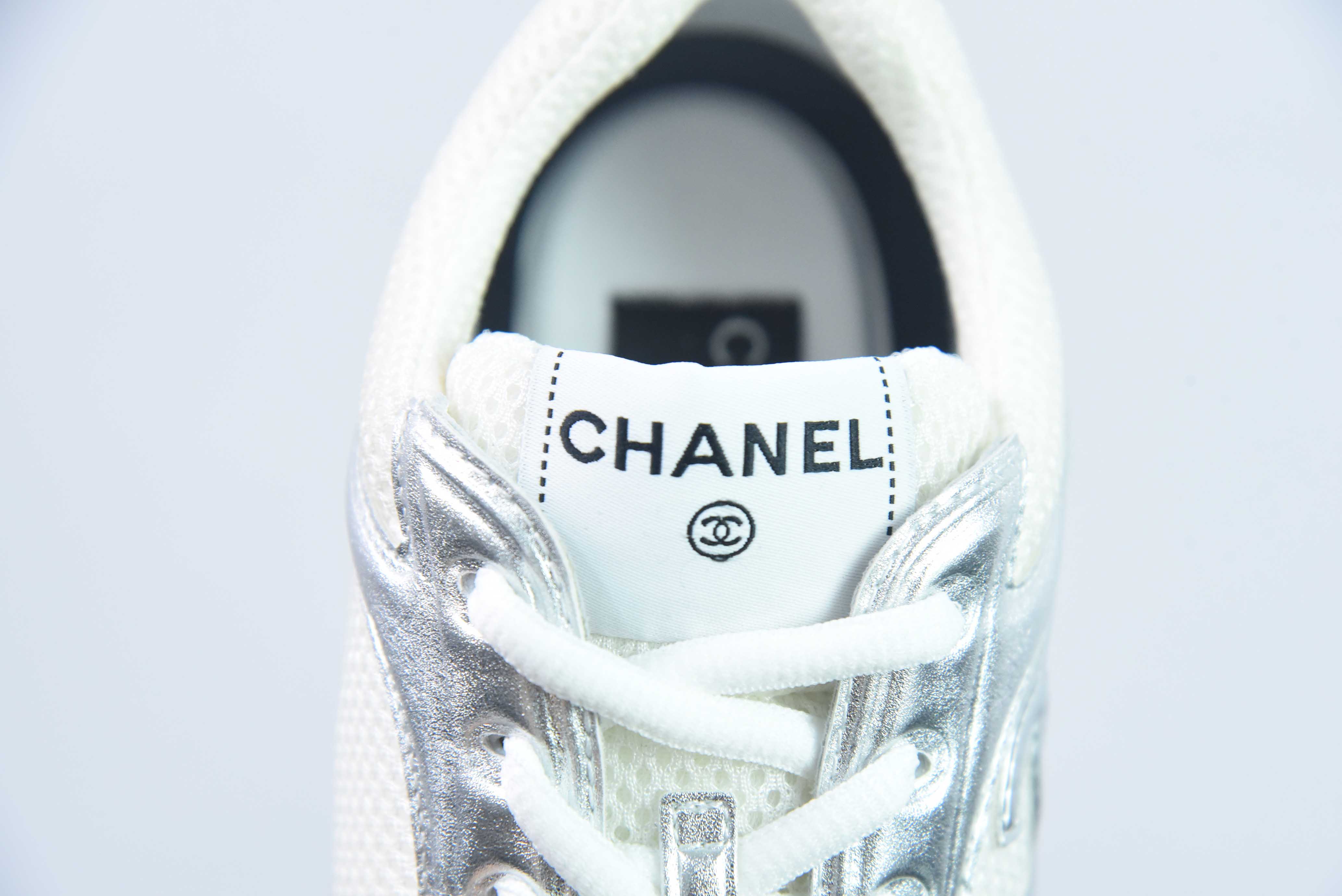 Chane/香奈儿  法国奢侈品品牌 2023 Cruise Logo Casual Low 系列克鲁斯轻便复古老爹风百搭休闲运鞋