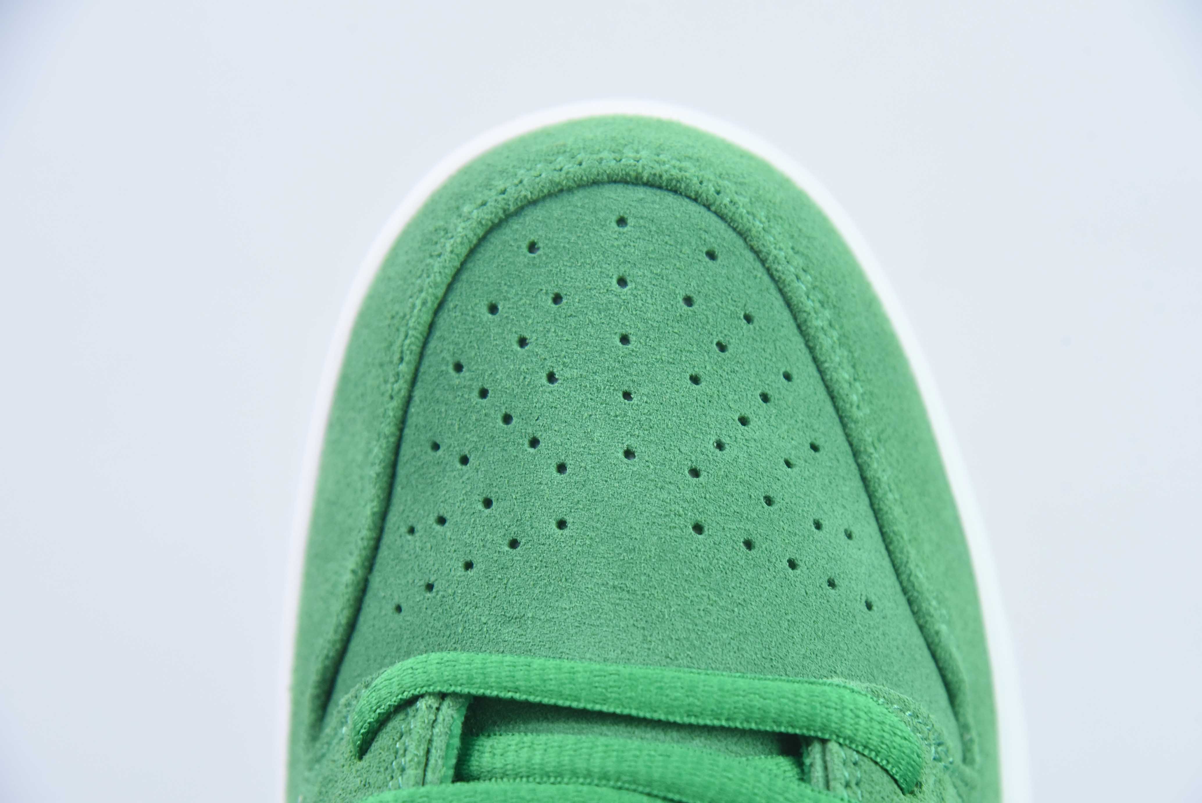 NK SB Dunk Low " Shamrock " 四叶草 低帮休闲板鞋 货号：BQ6817-303