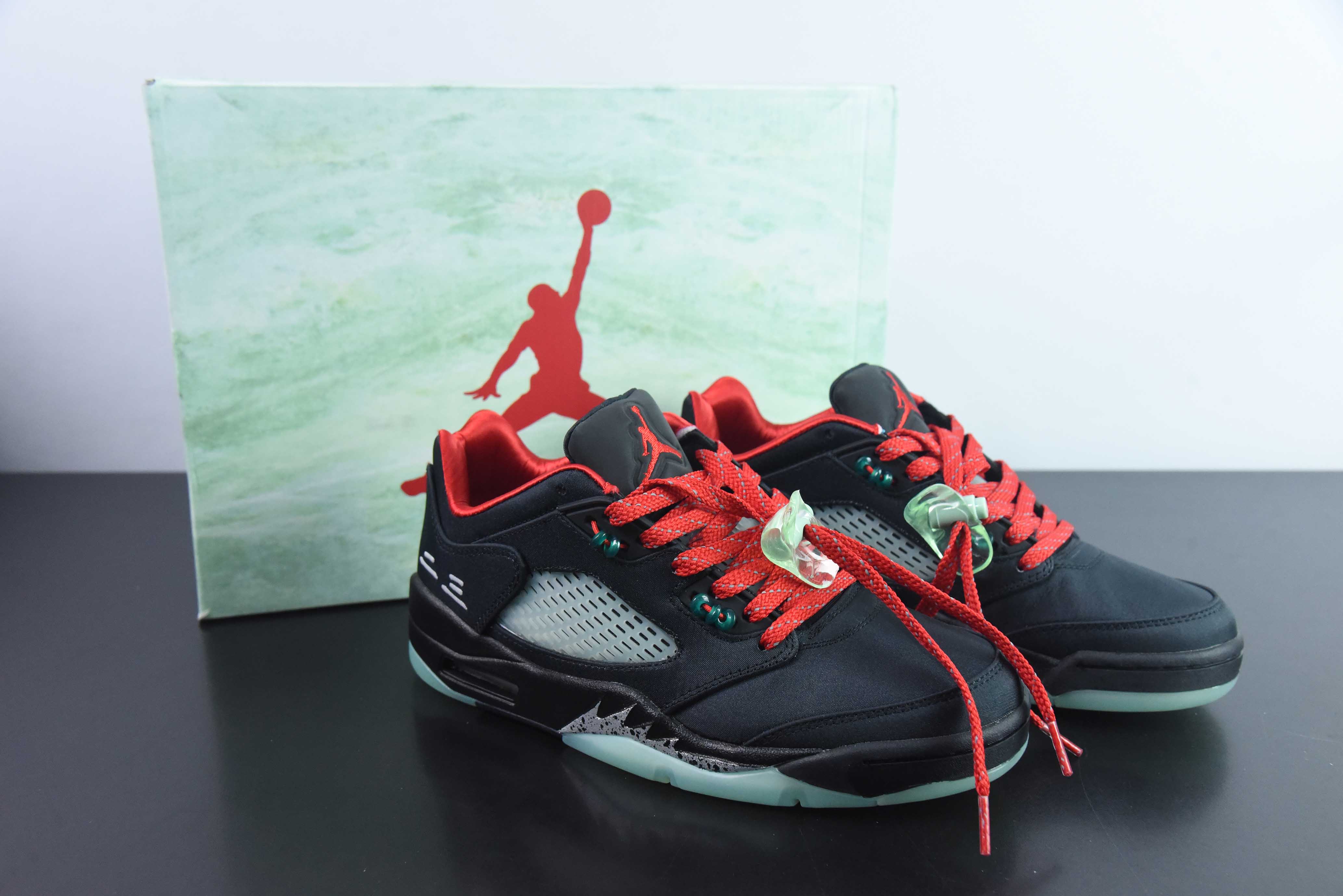 Air Jordan 5 Retro Low "CNY" AJ5 乔5中国年黑红丝绸翡翠夜光撕撕乐 货号：DM4640-036