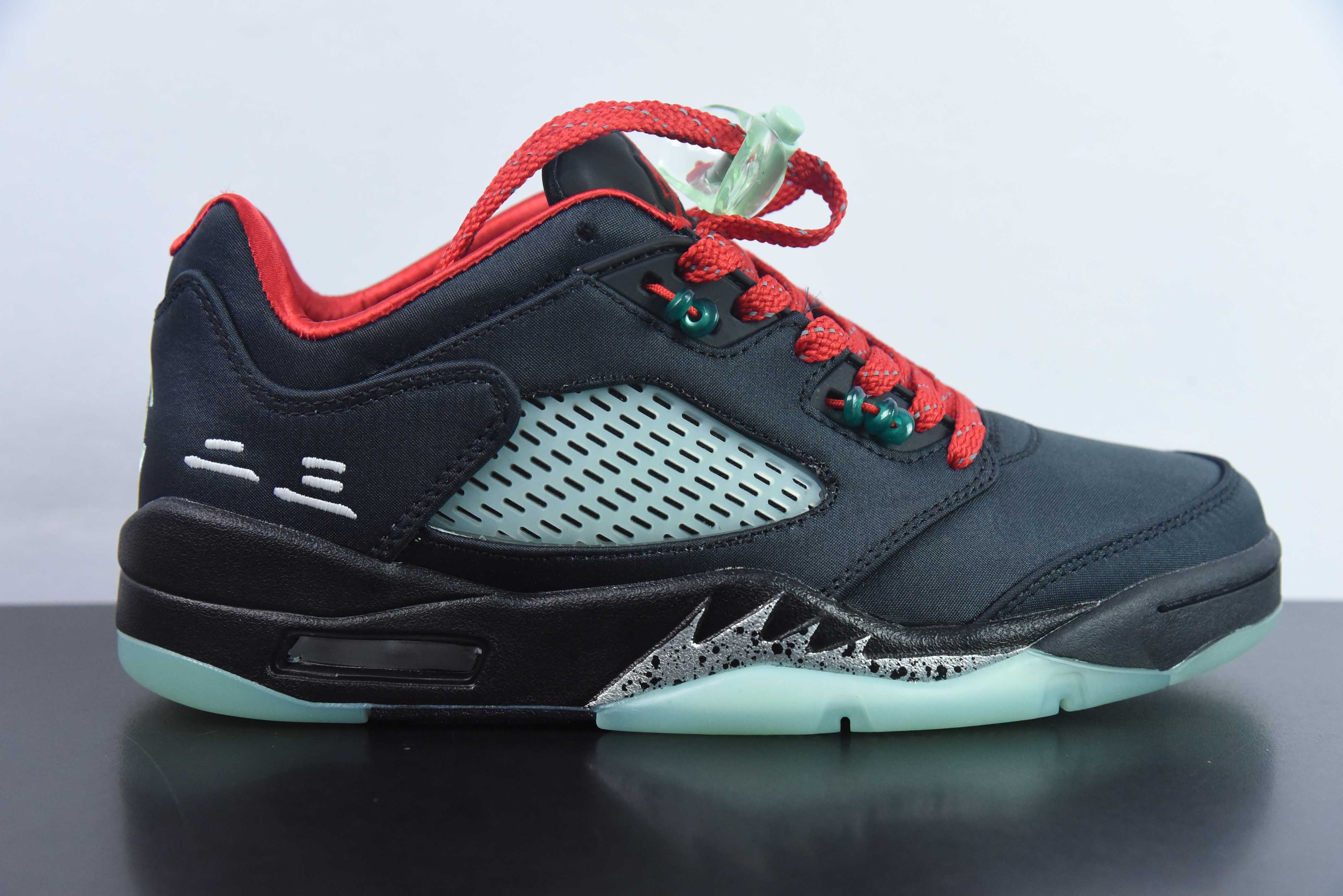 Air Jordan 5 Retro Low "CNY" AJ5 乔5中国年黑红丝绸翡翠夜光撕撕乐 货号：DM4640-036