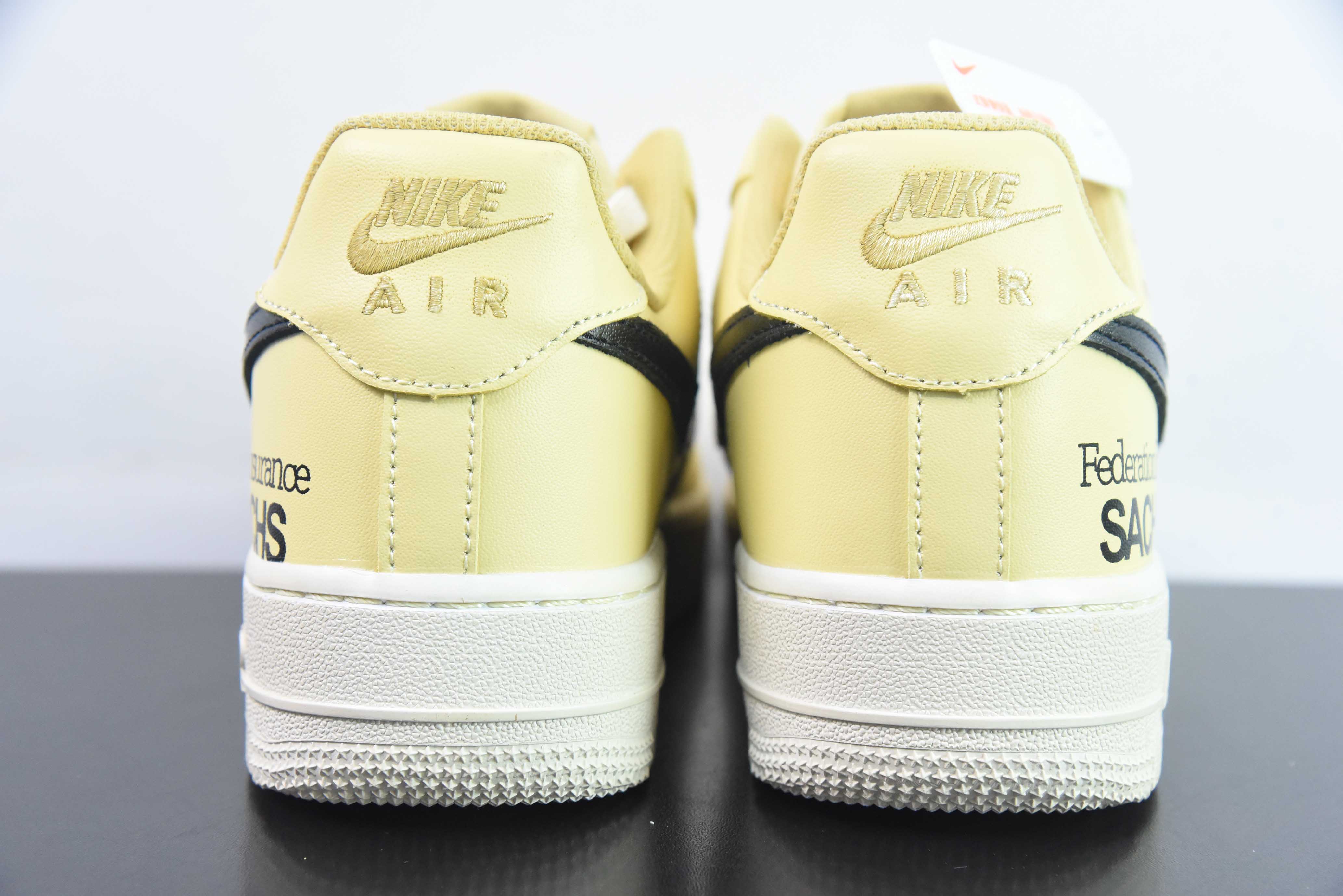 Nike Air Force 1 Low 空军一号低帮运动休闲板鞋 英文涂鸦 71 黄色 货号:CW2288-111