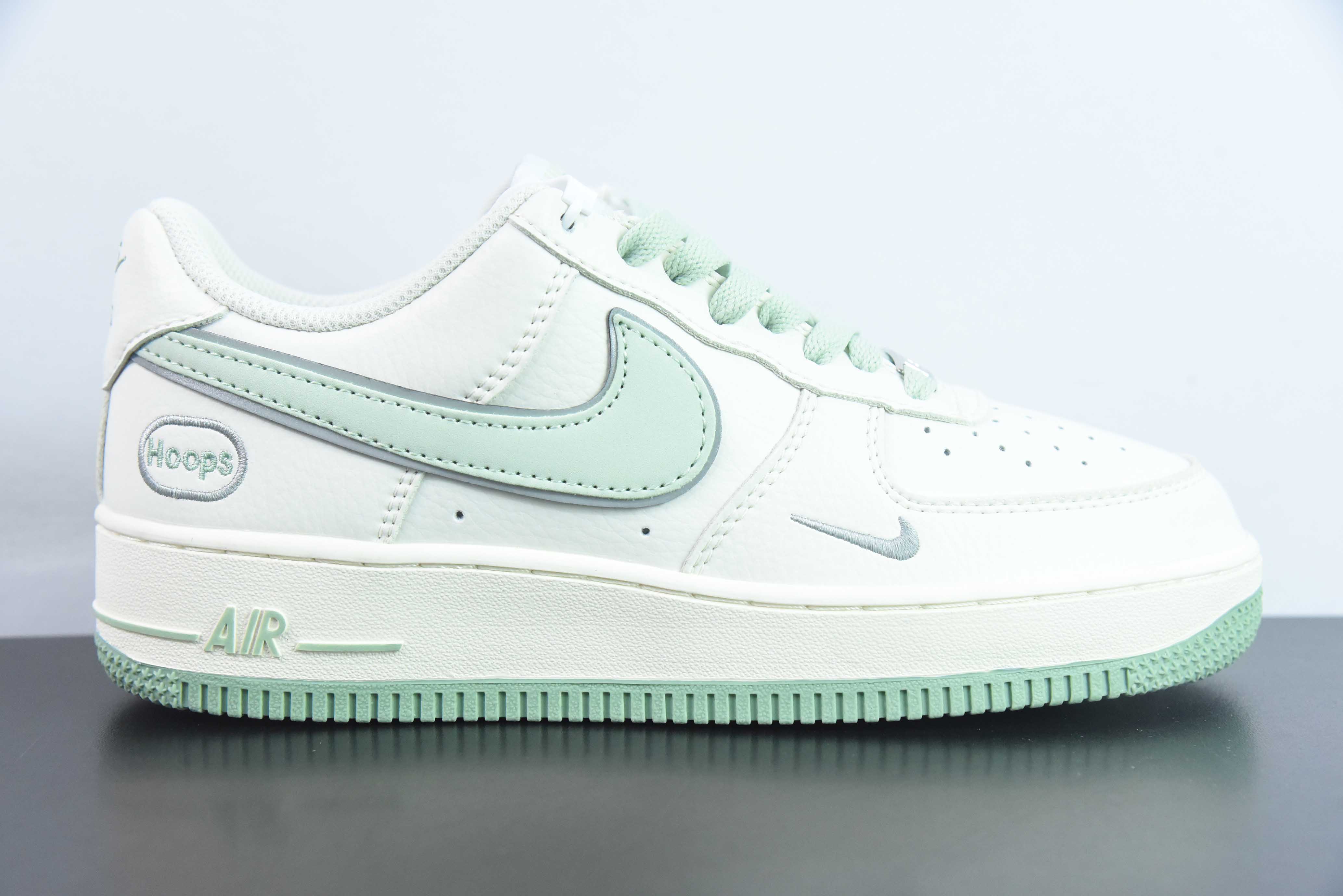 HAZ89457131 NK Air Force 1'07 Low "Hoops" Verde Claro con Swoosh Pequeño Air Force 1 Zapatillas Casual de Cañ…