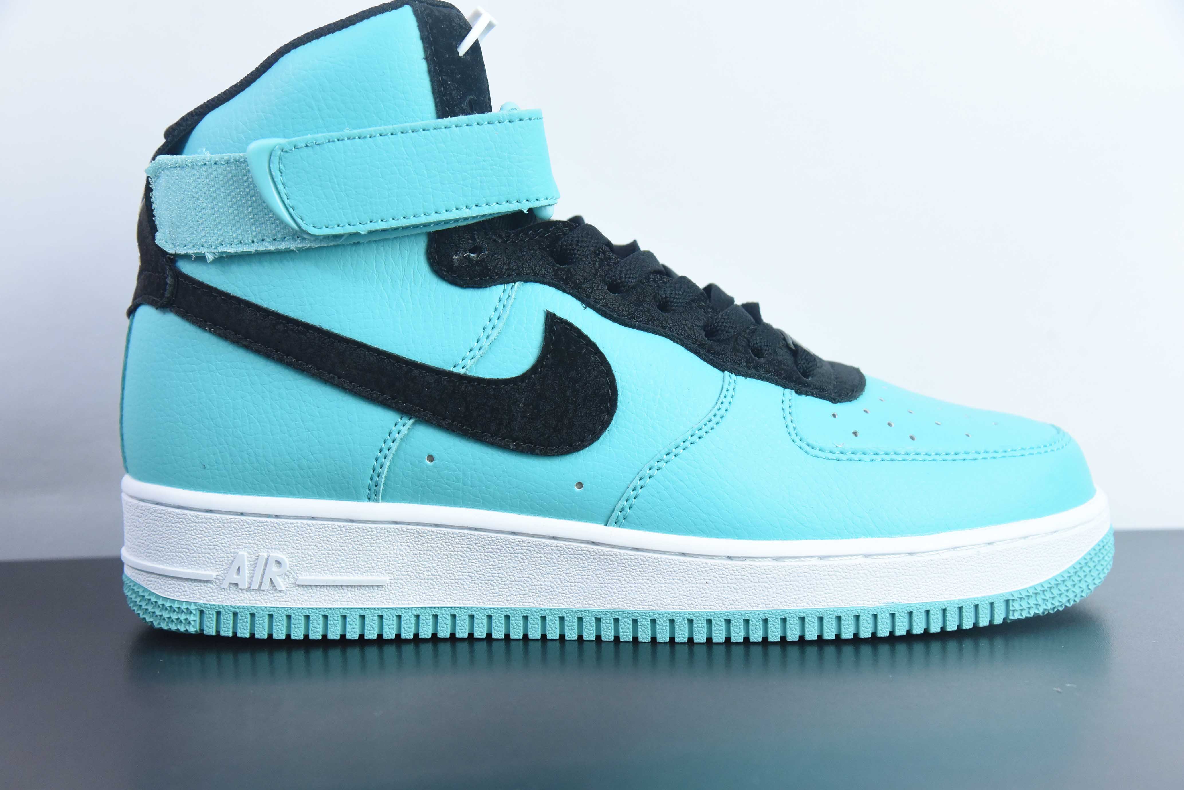 CAX21143543 Nike Air Force 1 AF1 空军一号/高帮 蒂芙尼 蓝黑货号：DZ1382-200 尺码：36-45