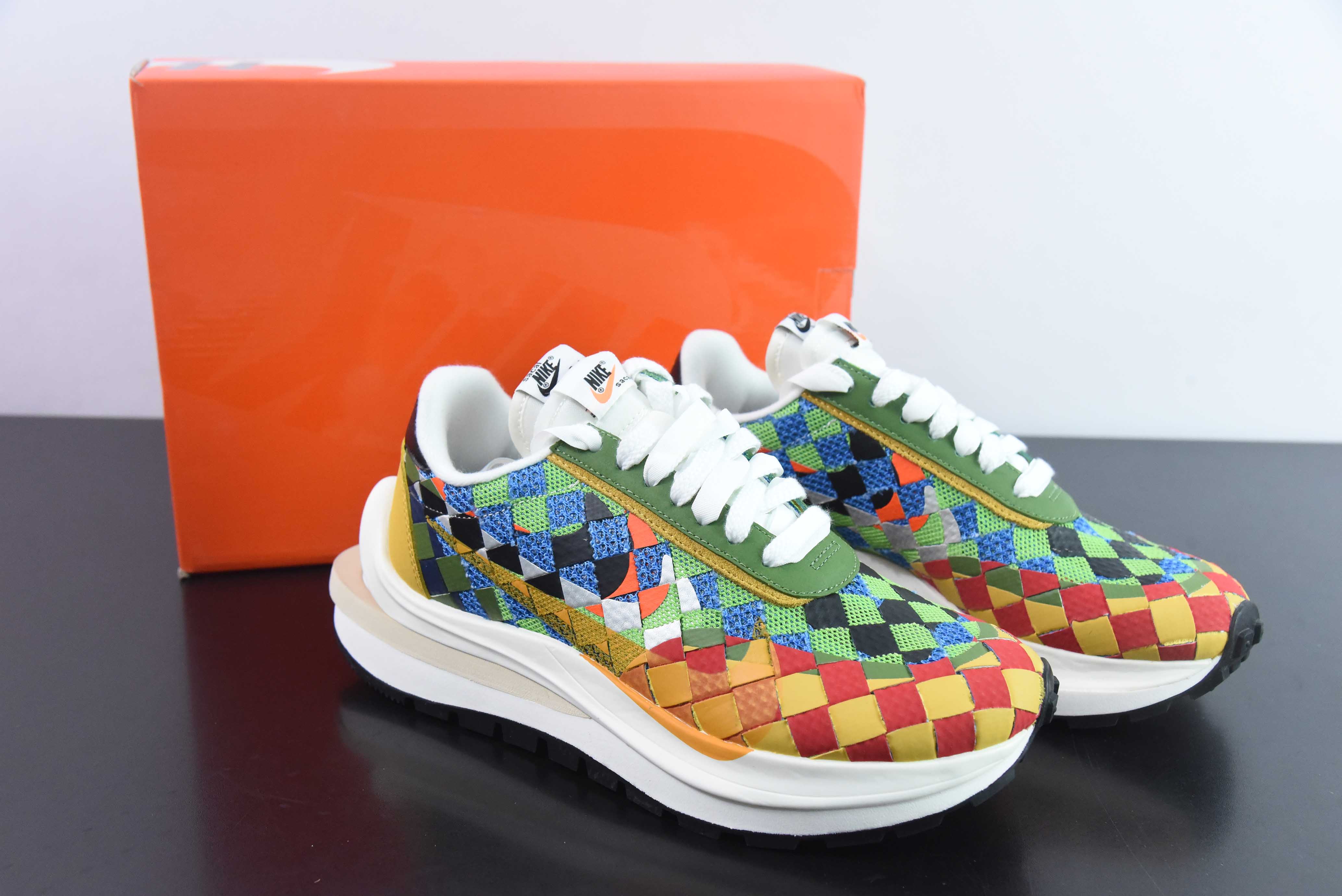NK Woven 4.0 联名款 华夫4.0 休闲跑鞋 货号:DR5209-300