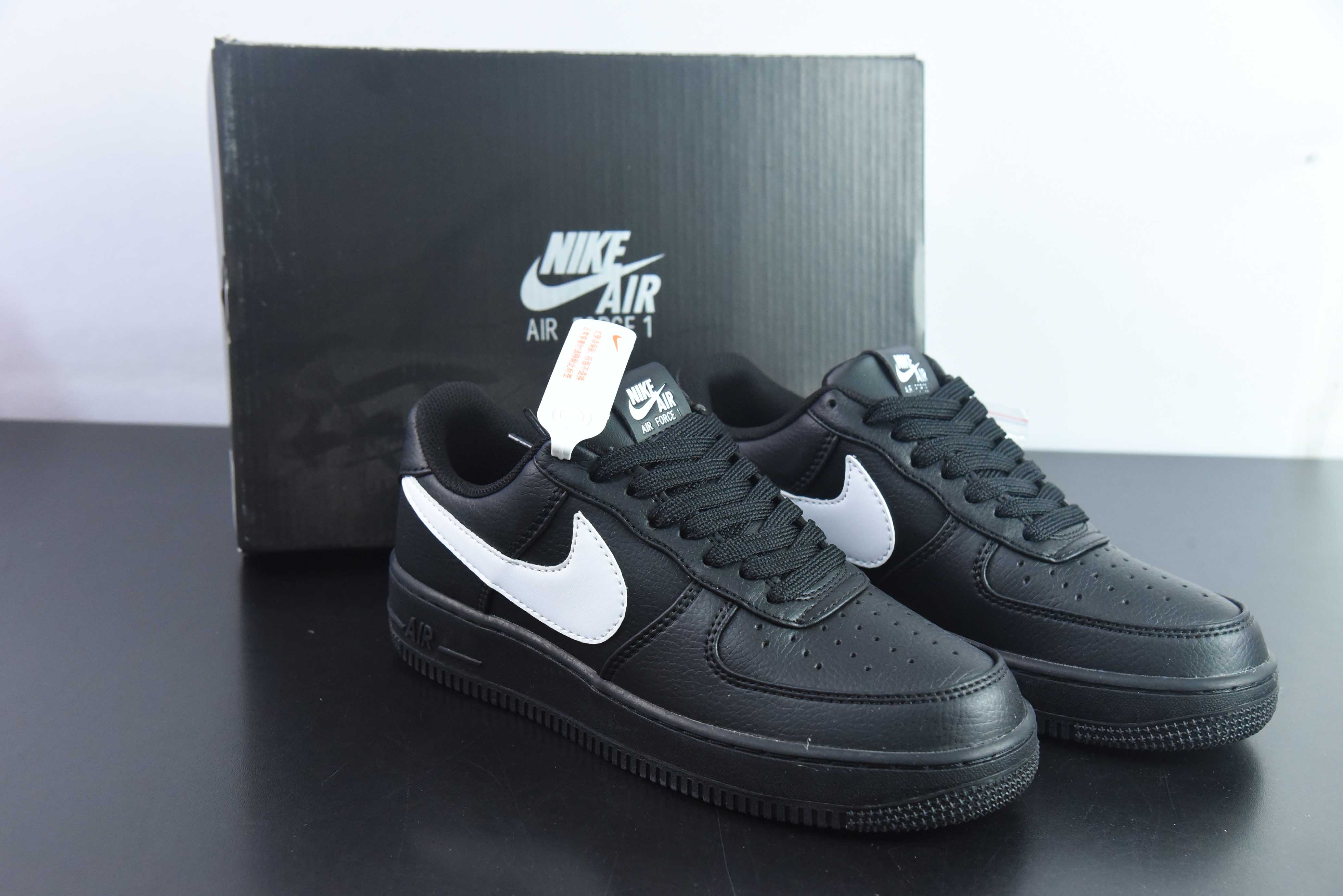 Nike Air Force 1’07 Low"空军一号系列 “皮革白黑放大钩子”CI9553-001