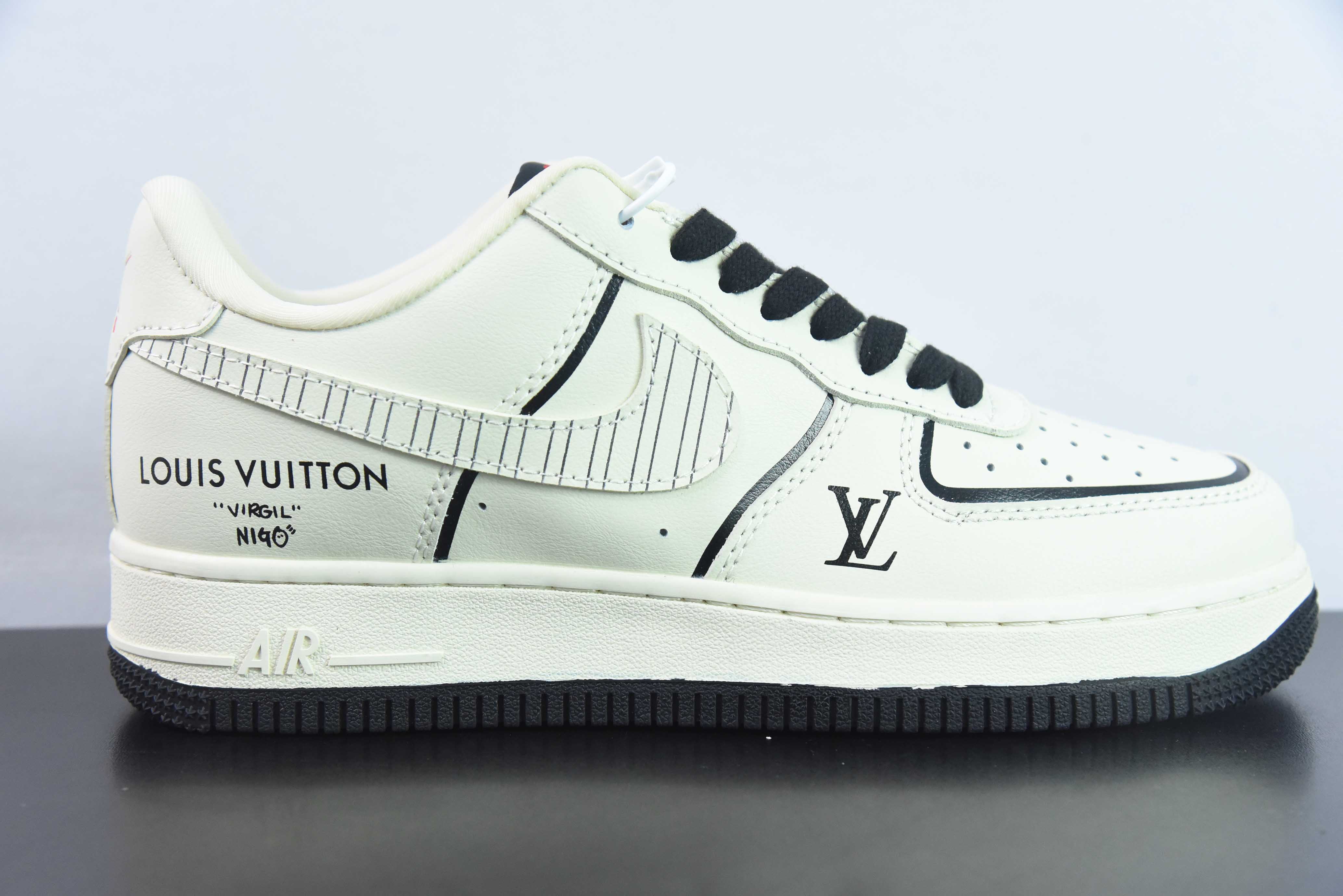 VAT61712240 Nk Air Force 1'07 Low 联名款 空军一号低帮休闲板鞋 货号：CT3228-100 尺码：36-45