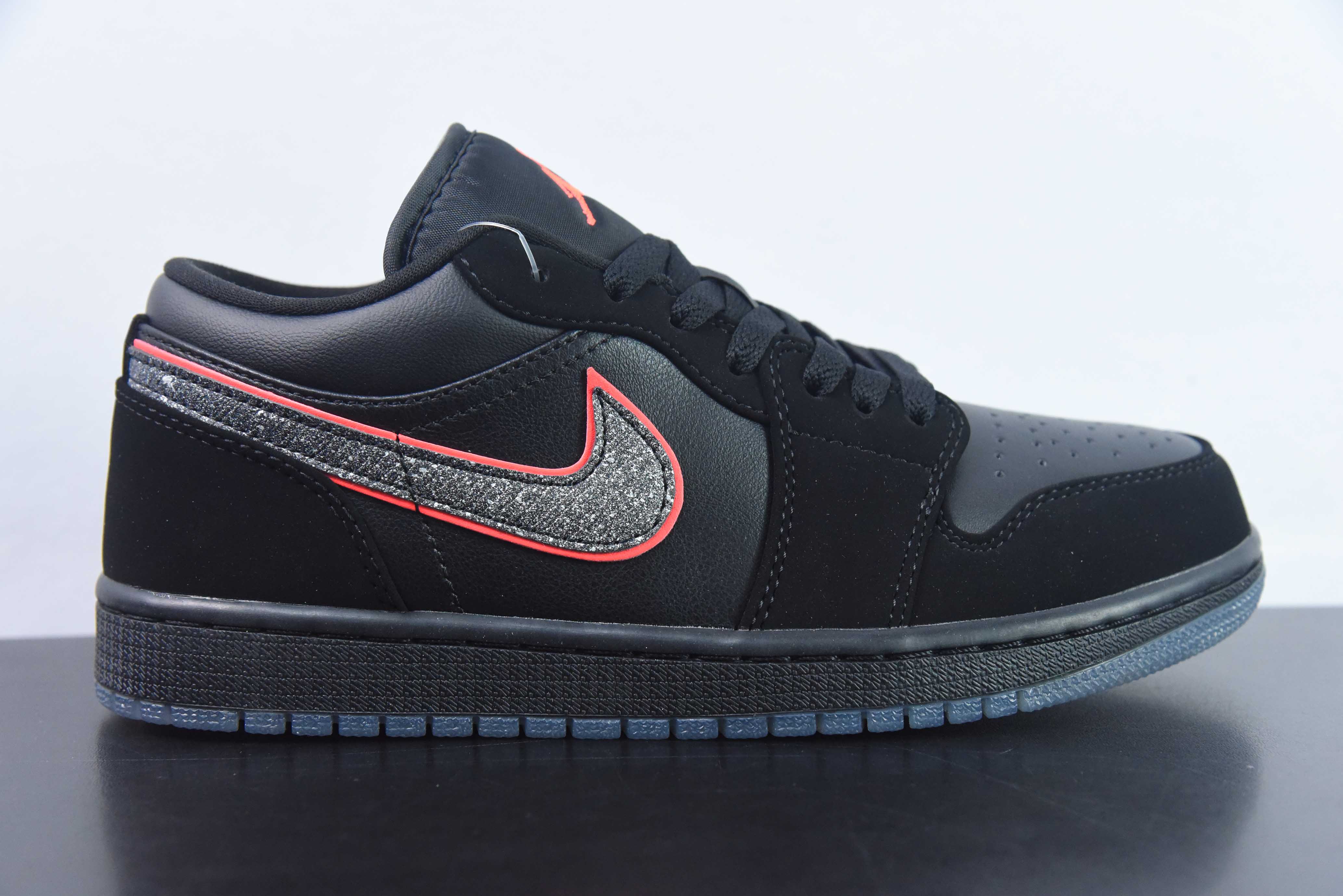 LAJF35676732 NK Air Jordan 1 Low ”Red Orbit“ AJ1 乔1轨道黑红 低帮文化休闲板鞋 货号：CK3022-006 尺码：39-46